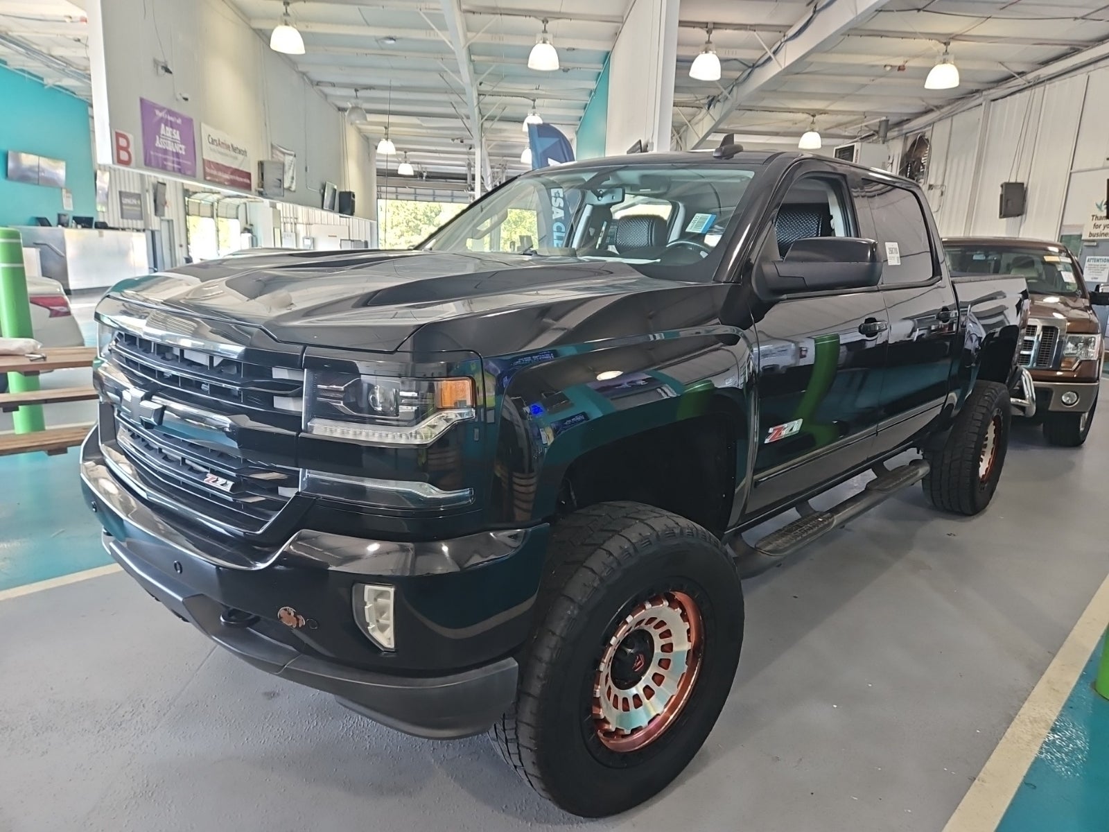 2016 Chevrolet Silverado 1500 4WD Crew Cab 143.5" LTZ W/2lz