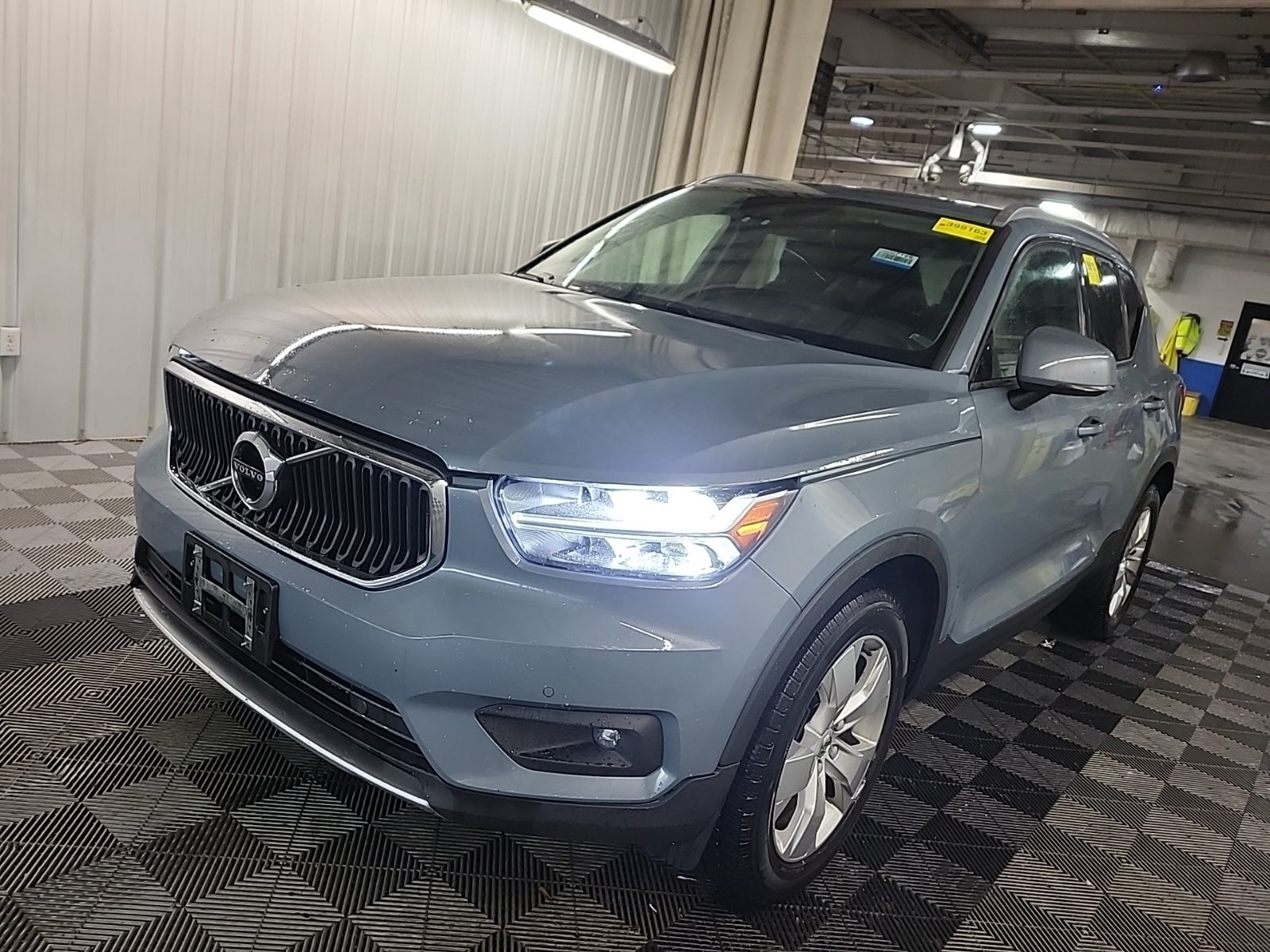 2022 Volvo XC40 Momentum