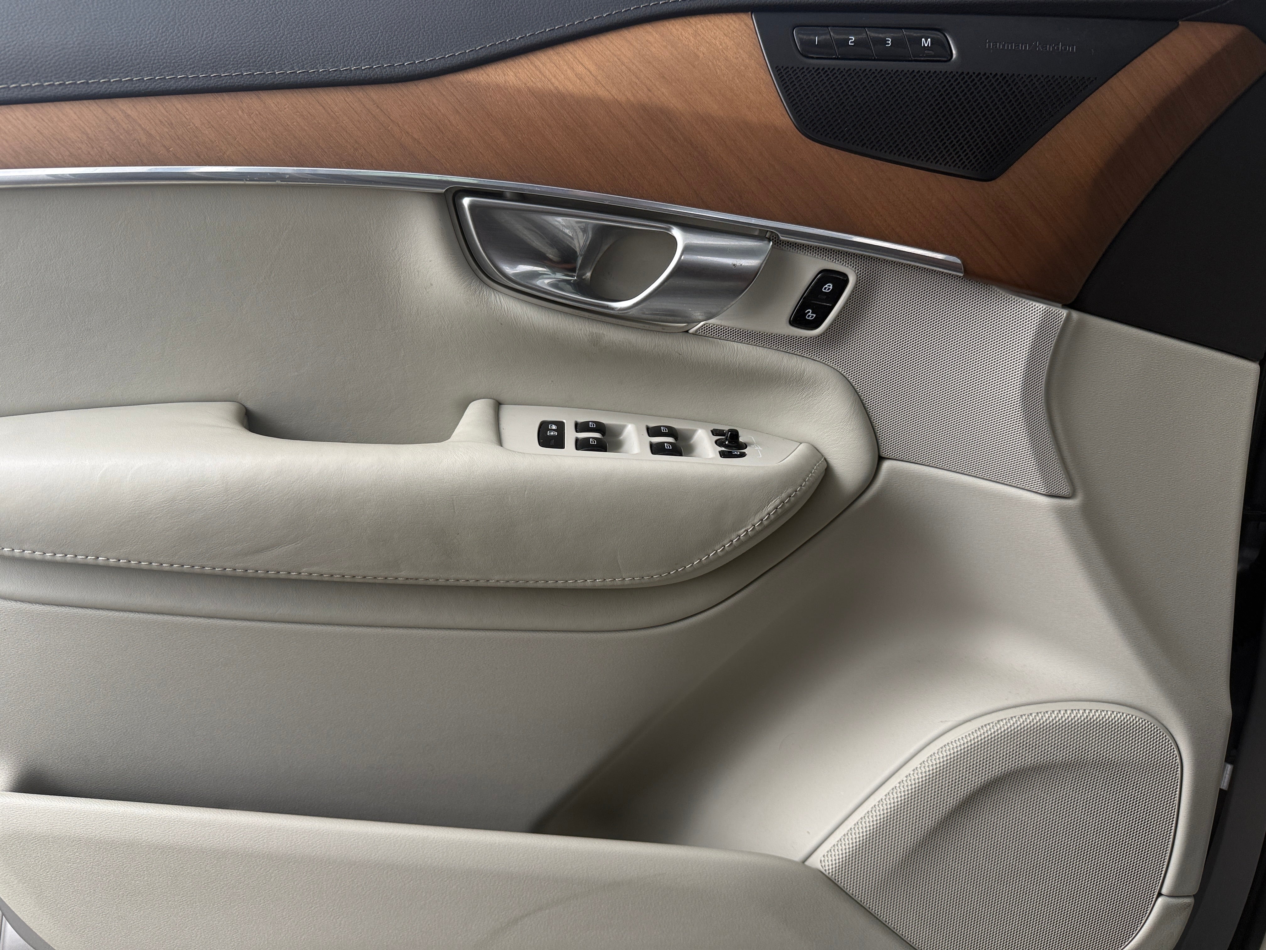2019 Volvo XC90 Inscription