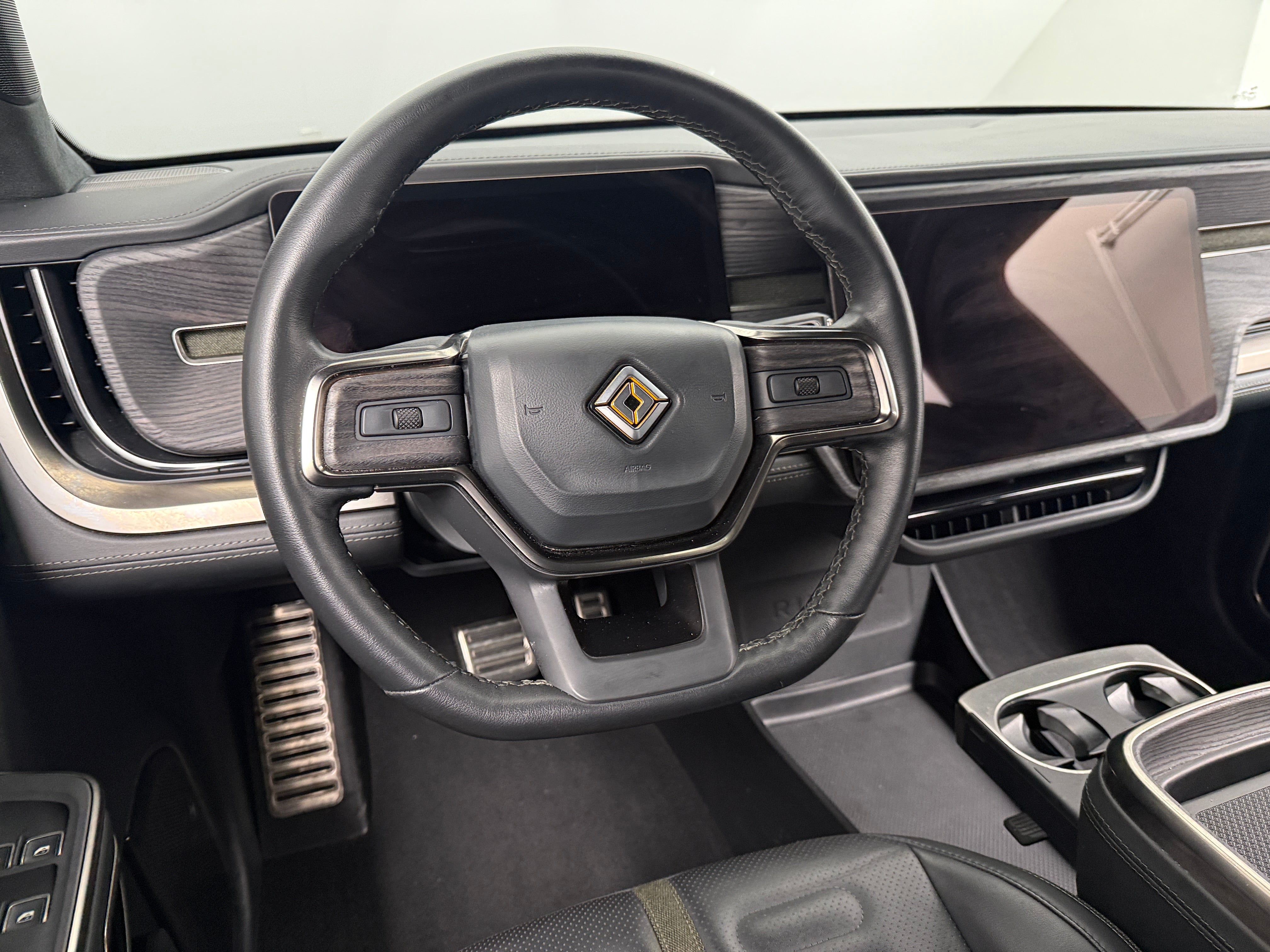 Used 2024 Rivian R1T Adventure with VIN 7FCTGBAA3RN033189 for sale in Auburn, WA