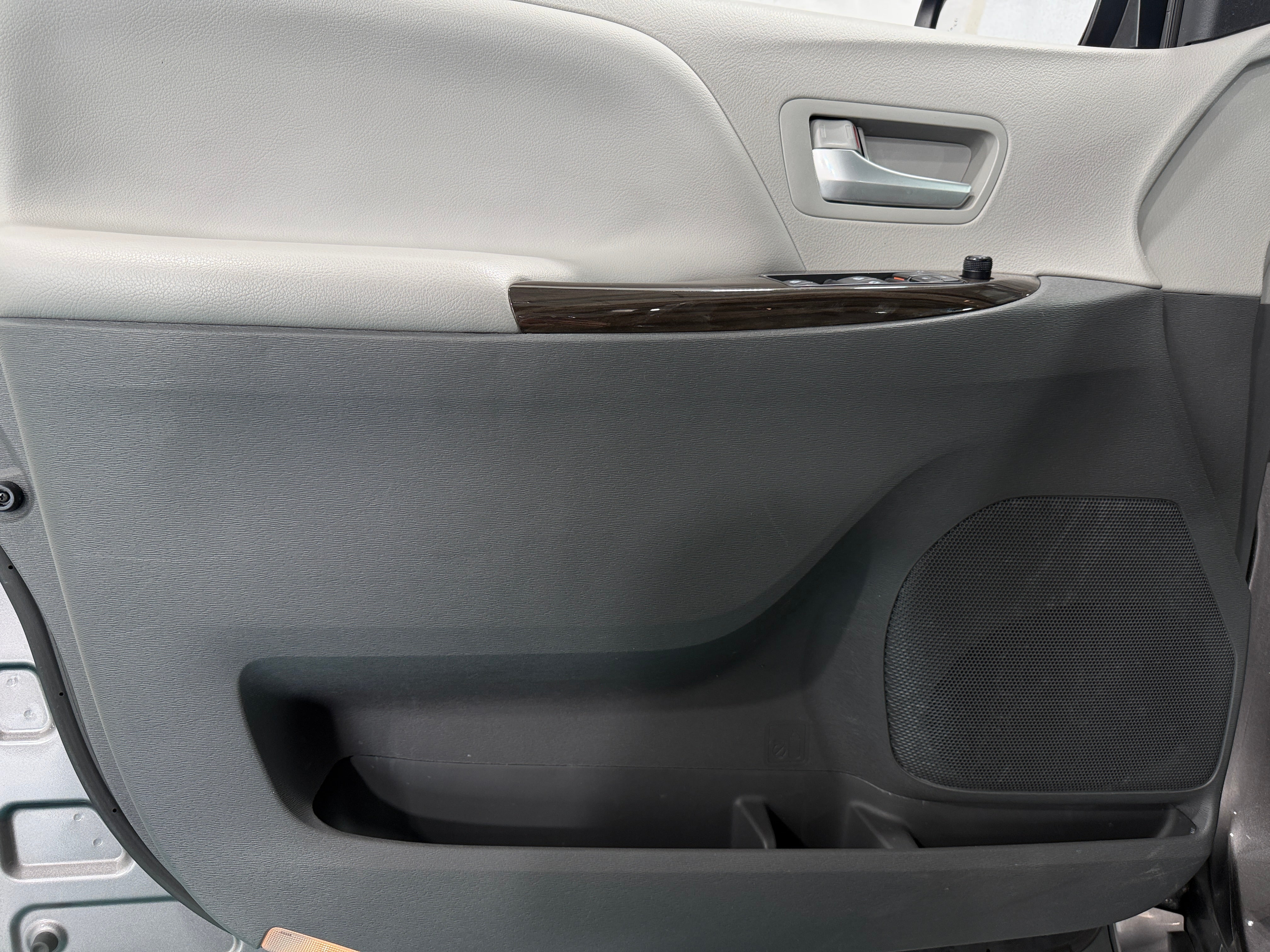 2016 Toyota Sienna XLE Premium