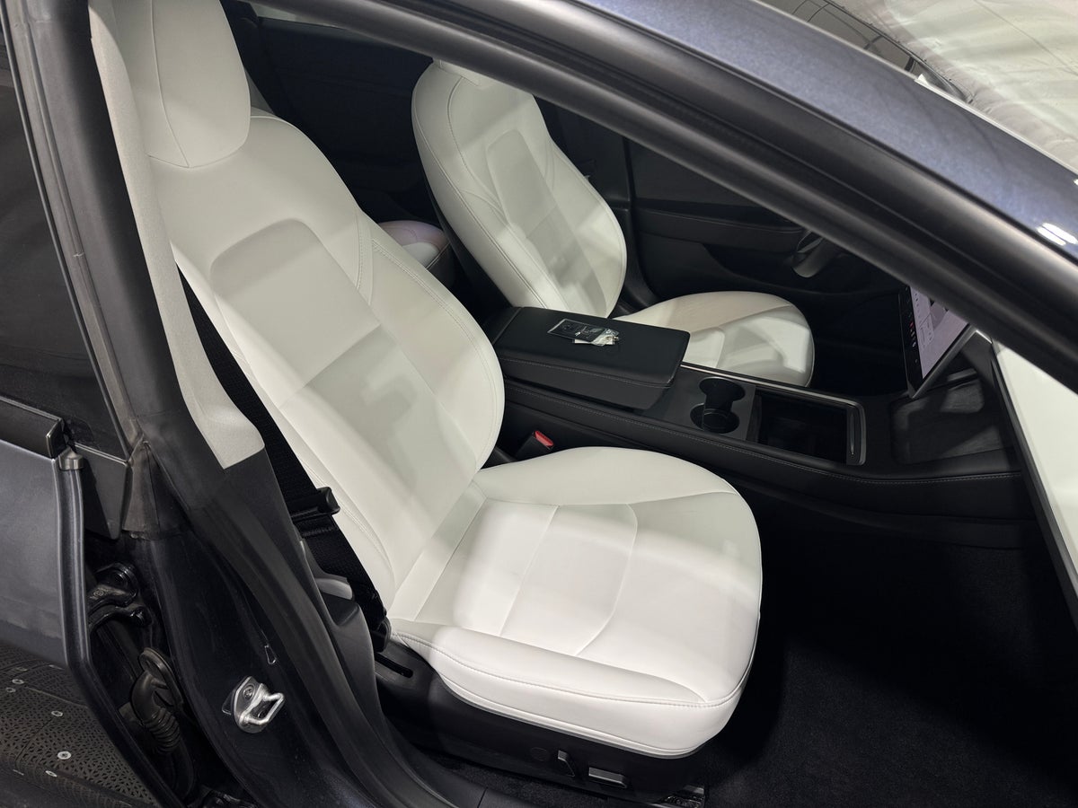 2022 Tesla Model 3 Performance in Midnight Silver Metallic — photo 2