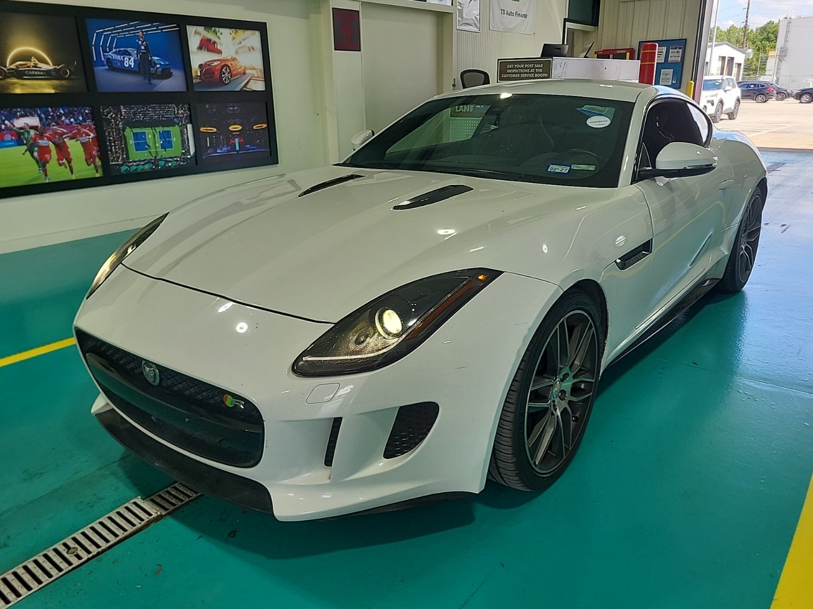 2015 Jaguar F-Type V8 R