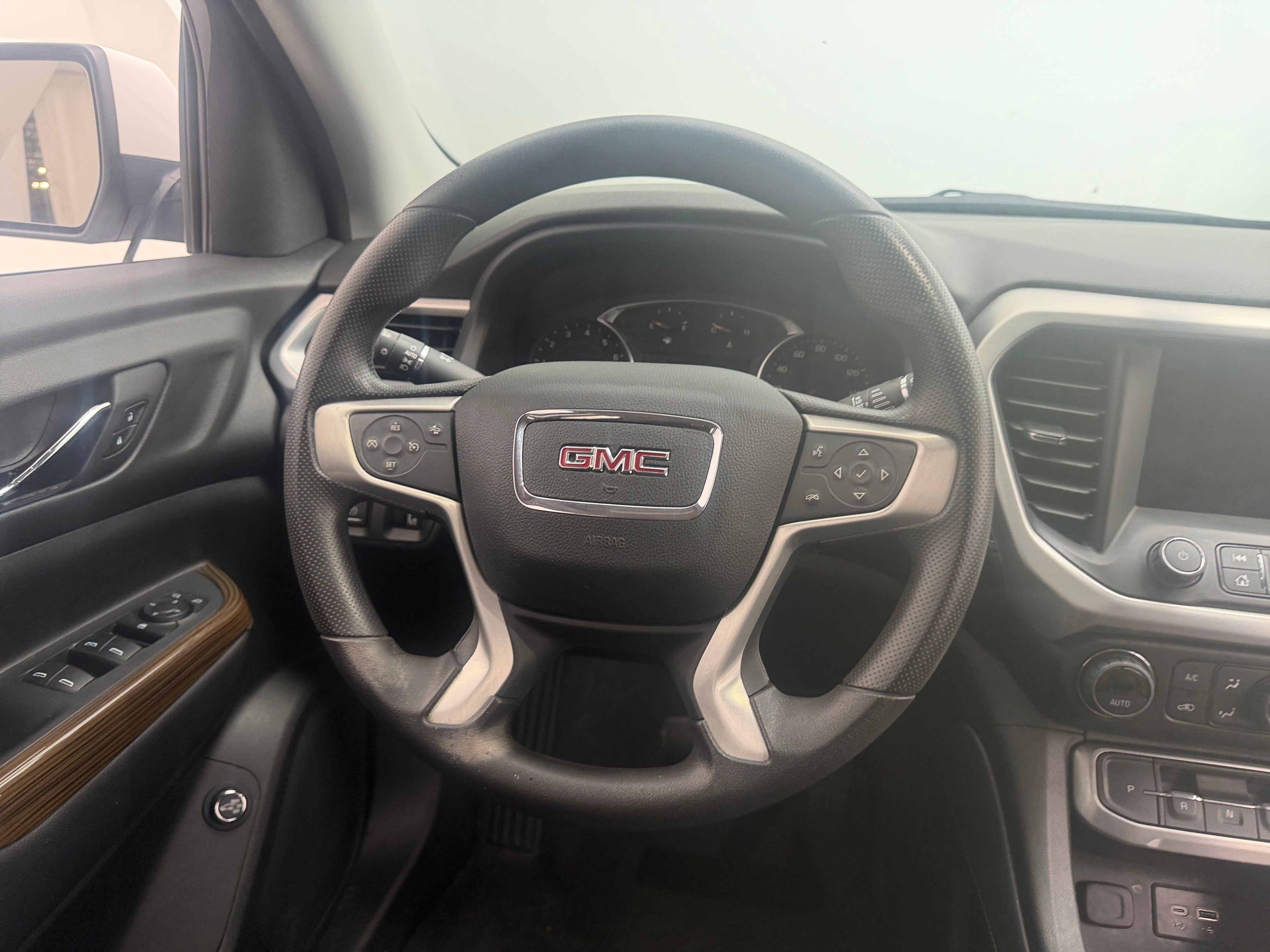 2023 GMC Acadia
