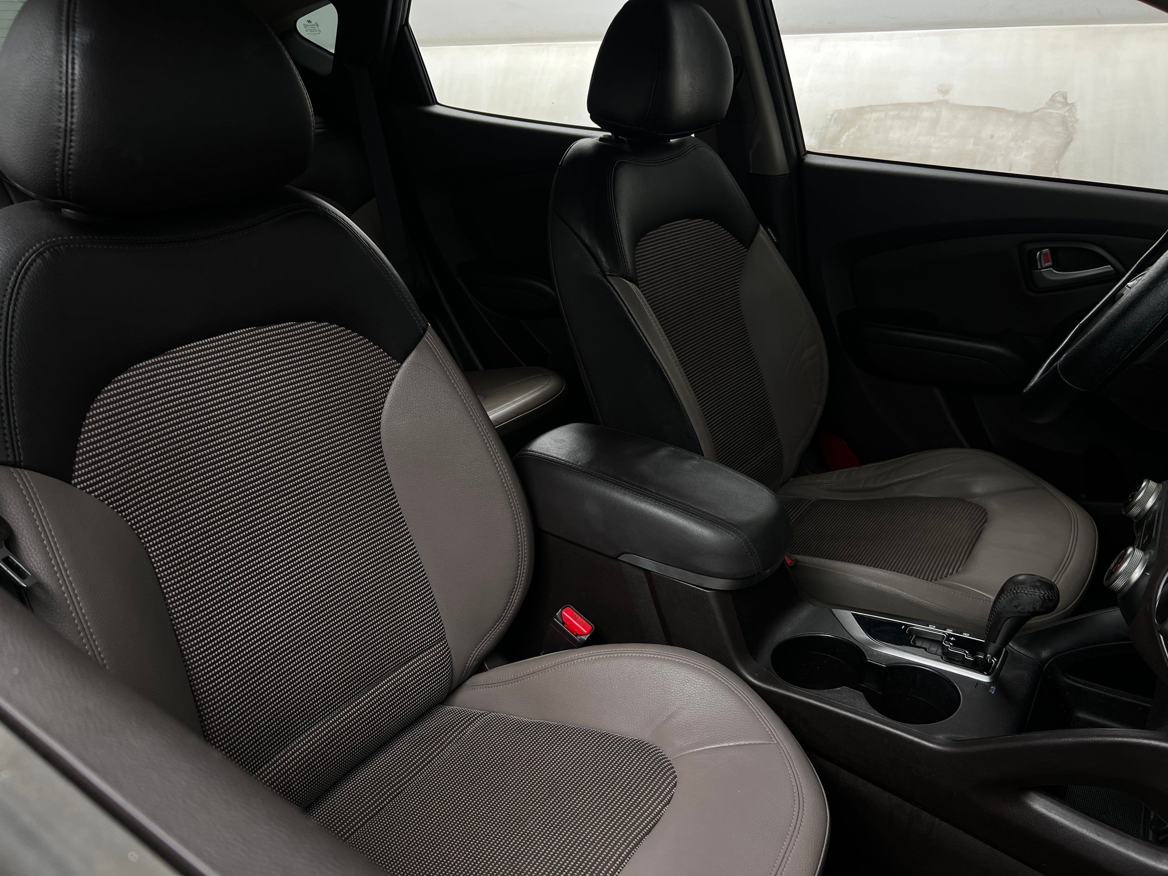 Used 2011 Hyundai Tucson GLS with VIN KM8JU3ACXBU211488 for sale in Pewaukee, WI
