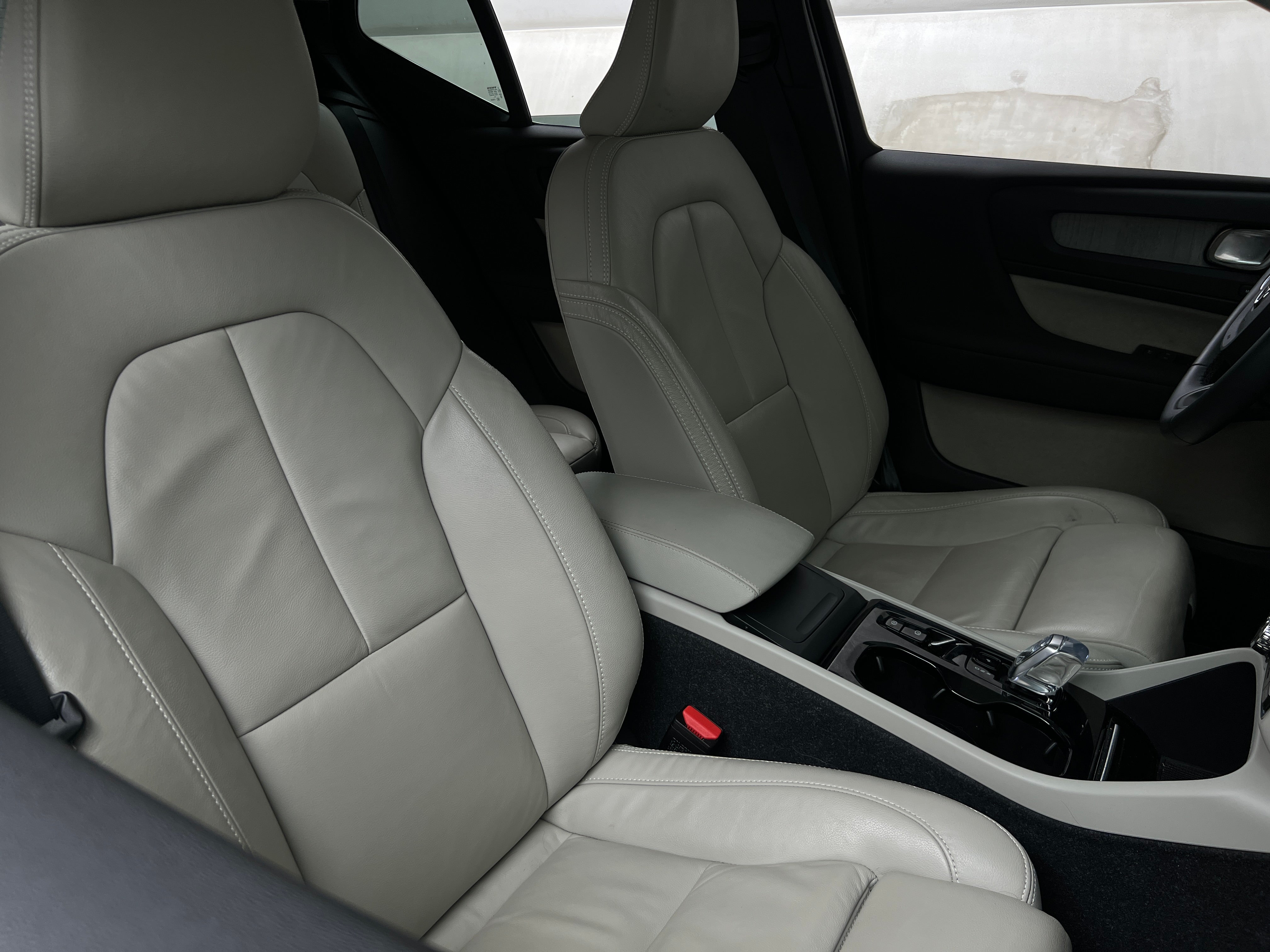 2024 Volvo XC40