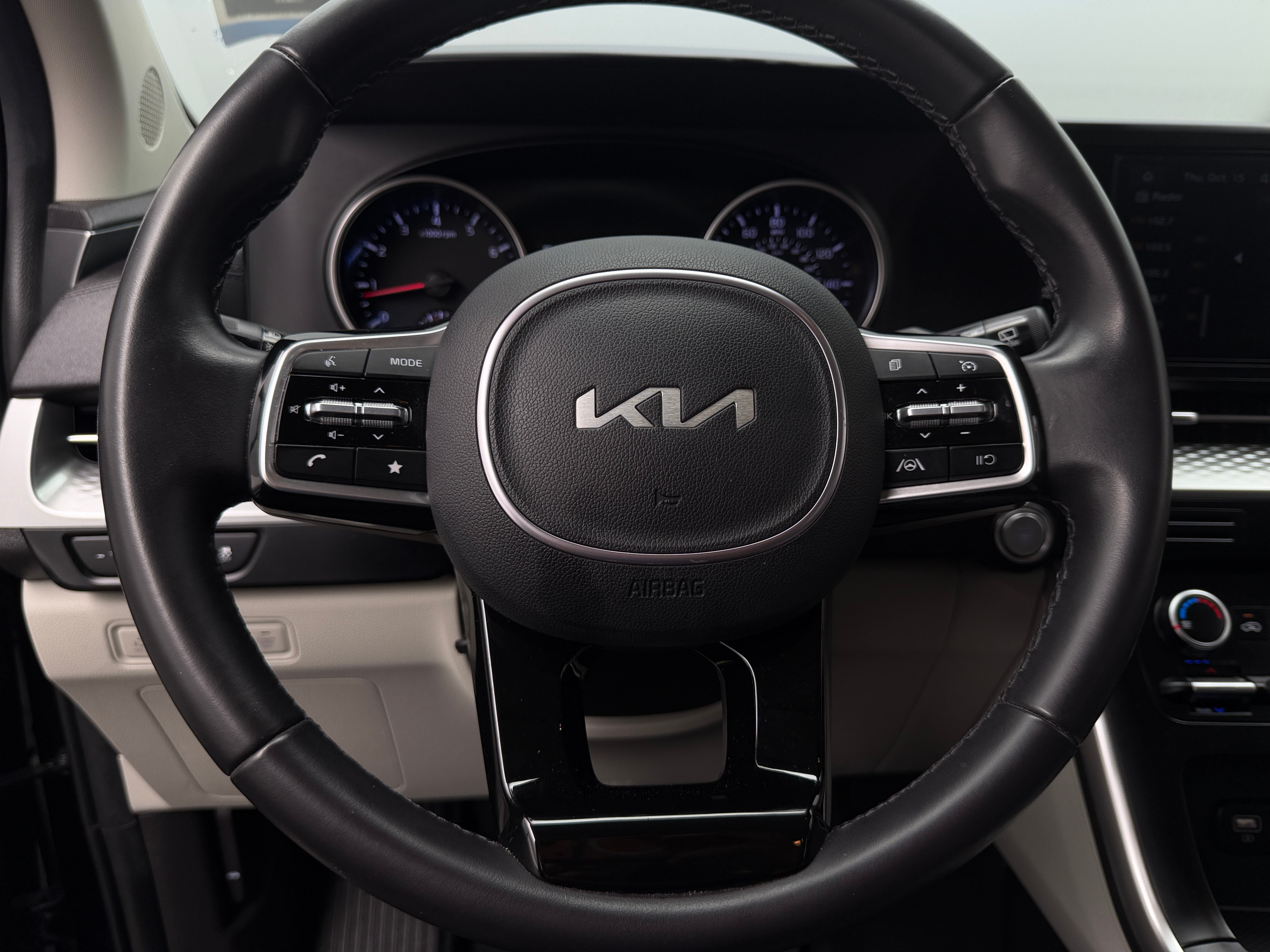 2024 Kia Carnival LX Seat Pkg