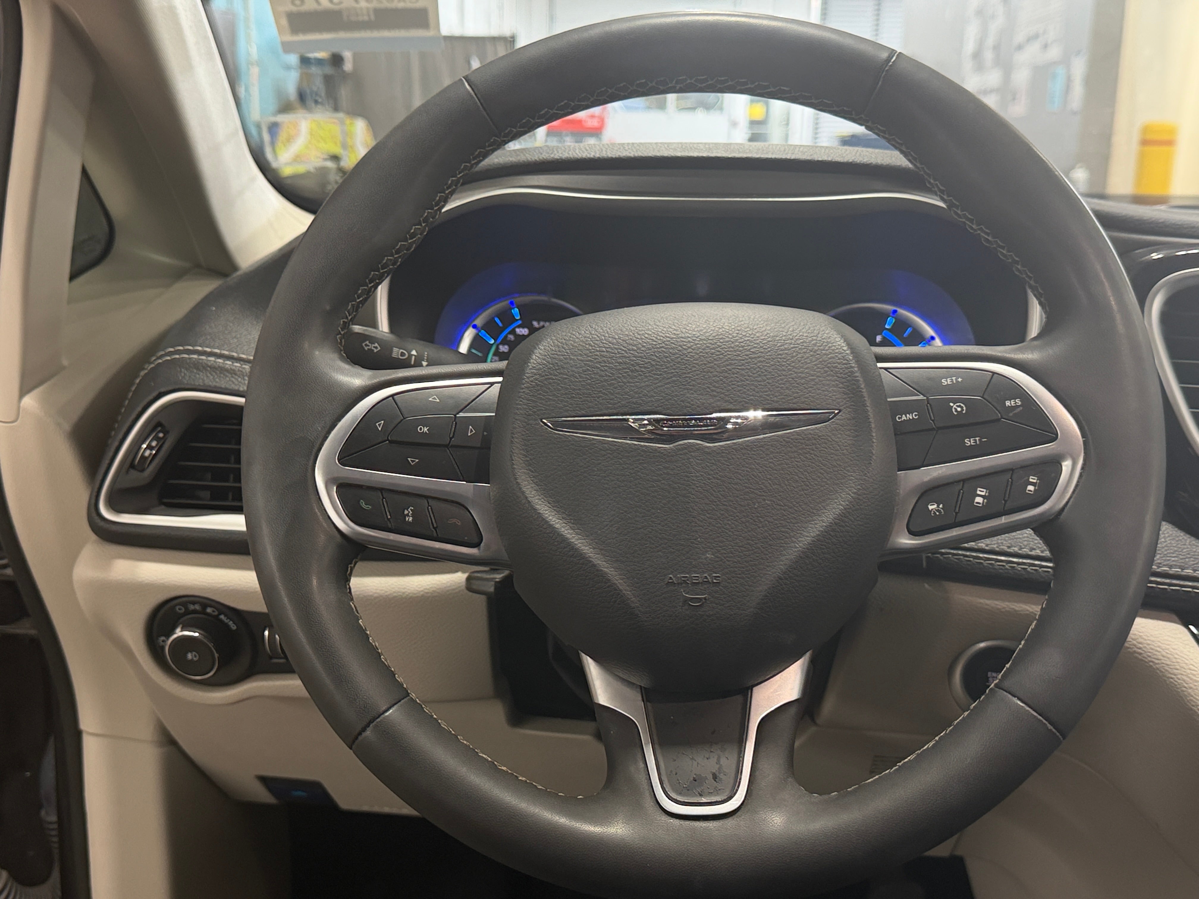 2023 Chrysler Pacifica Hybrid