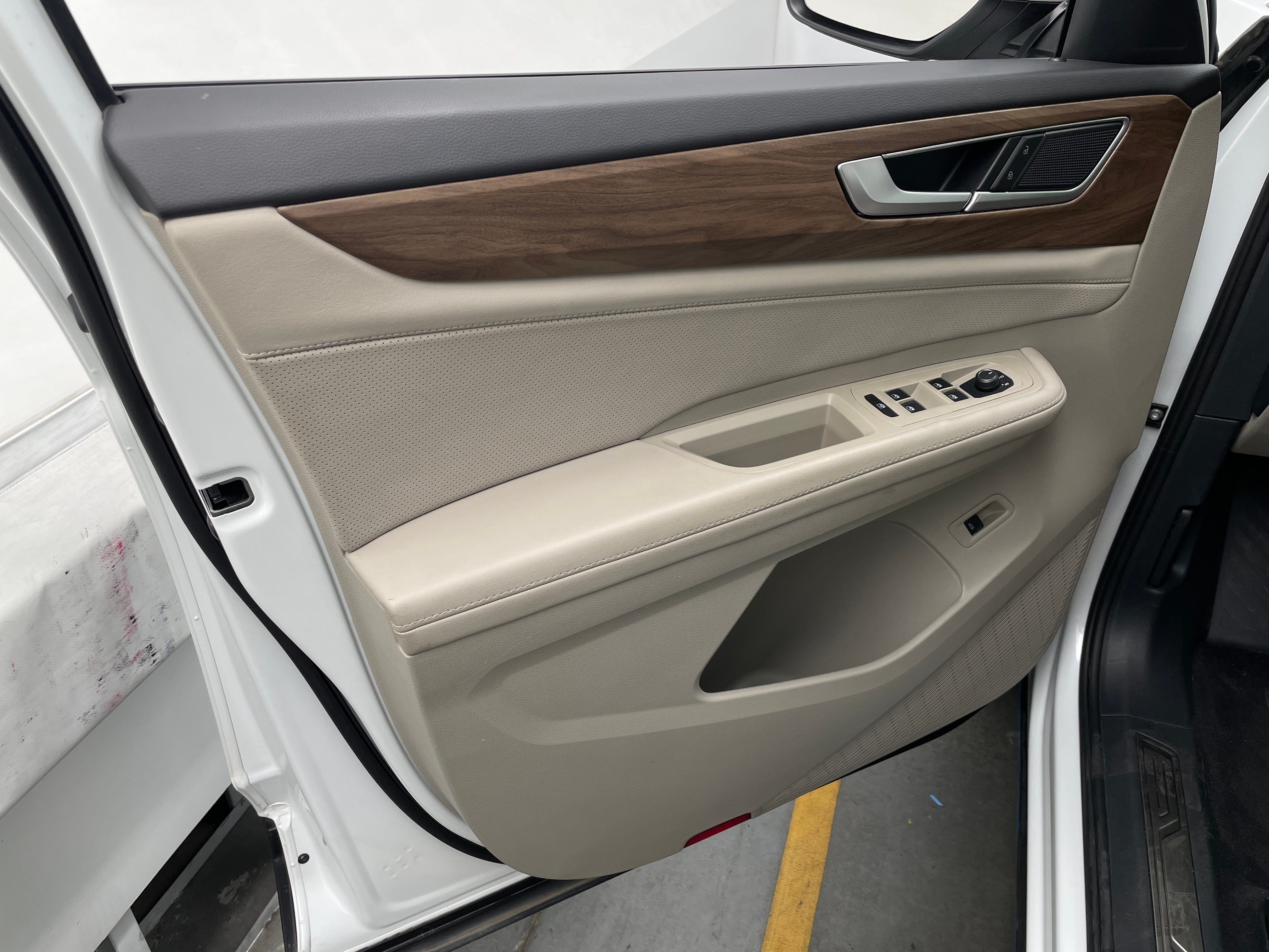 2026 Volkswagen Atlas SE w/Tech