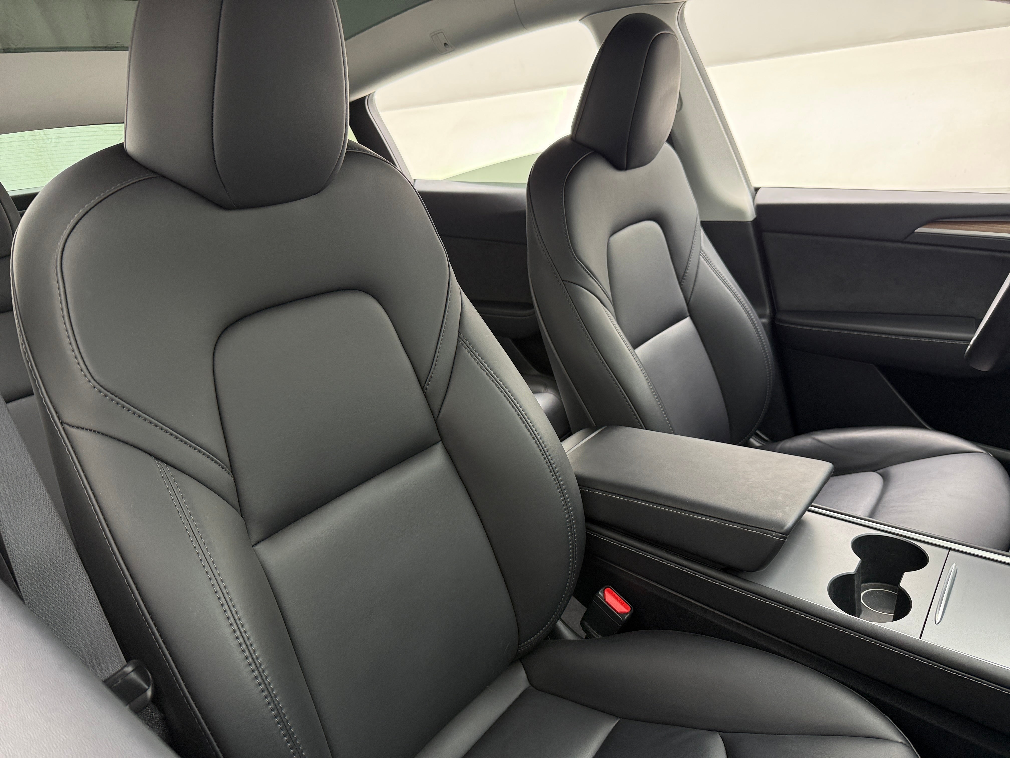 Used 2024 Tesla Model Y Long Range with VIN 7SAYGDEE5RF072839 for sale in Auburn, WA