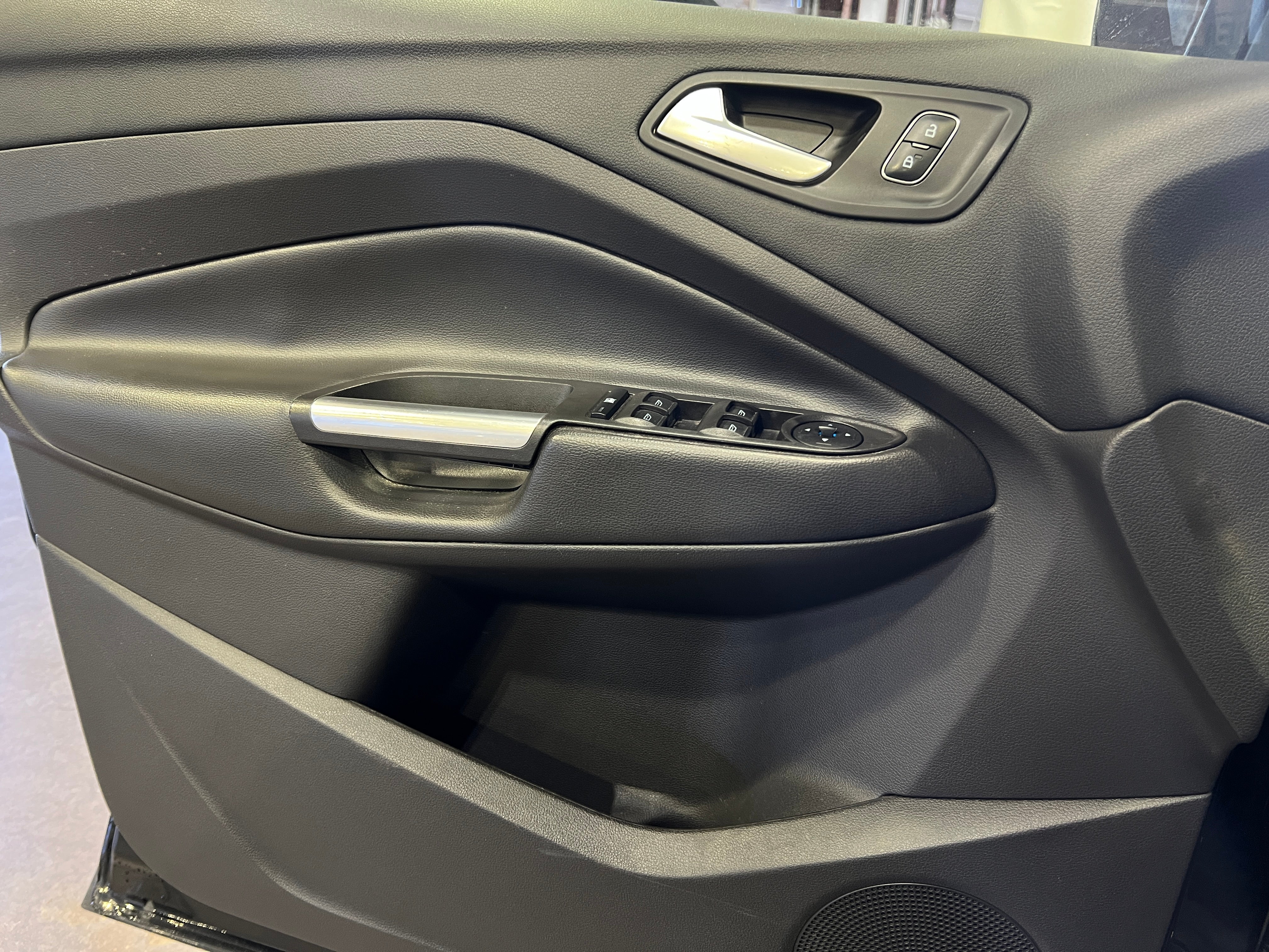 Used 2018 Ford Escape SEL with VIN 1FMCU0HD9JUB34410 for sale in Pewaukee, WI