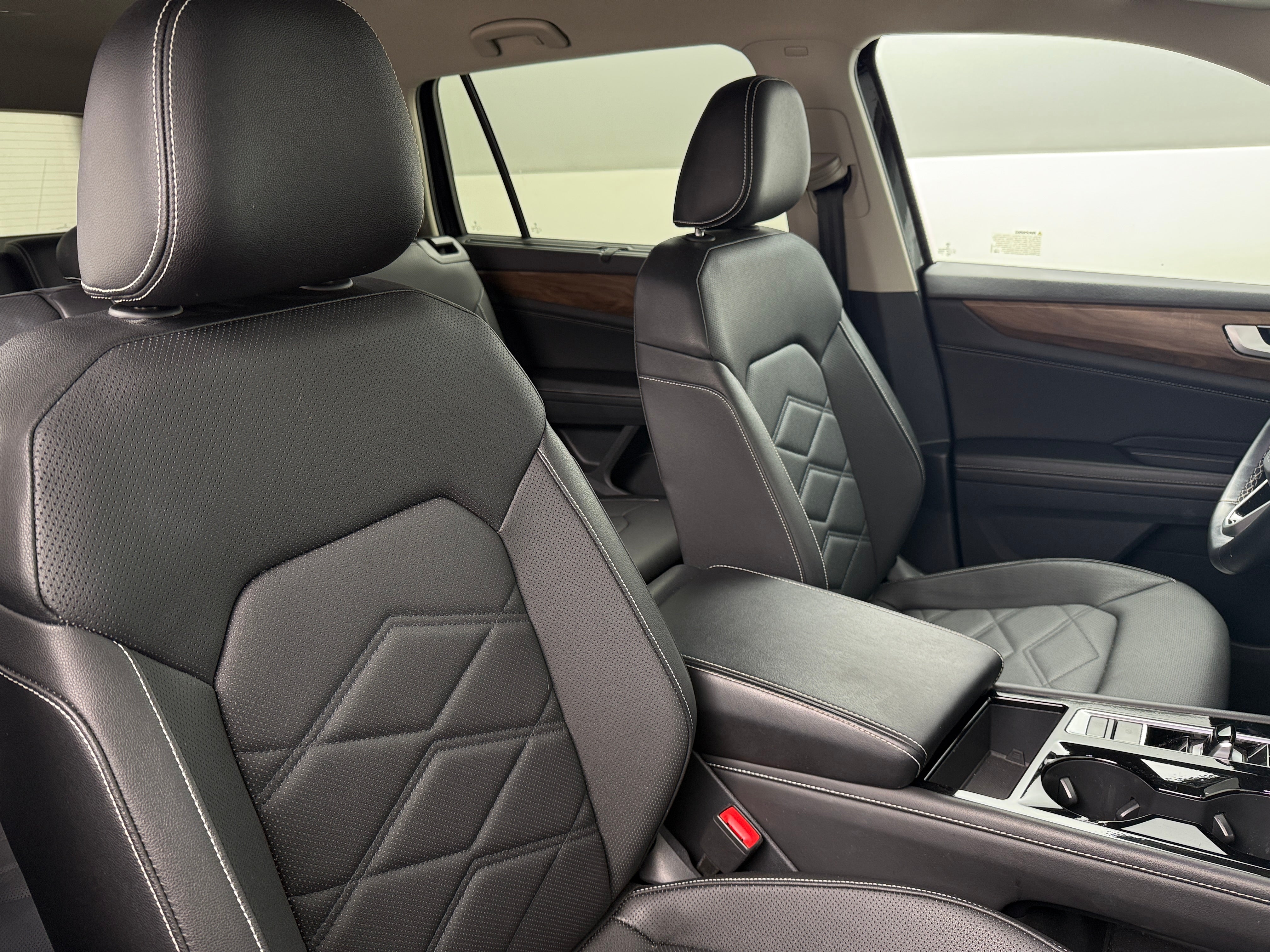 2025 Volkswagen Atlas SE w/Tech