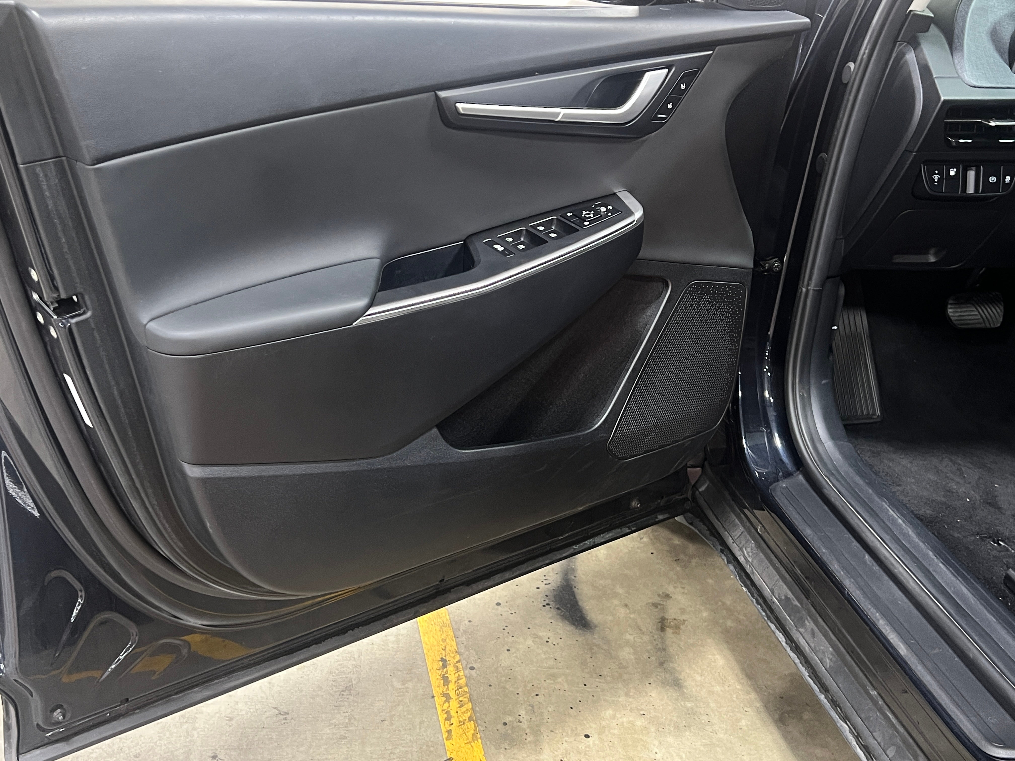 Used 2023 Kia EV6 Wind with VIN KNDC34LB6P5158283 for sale in Auburn, WA