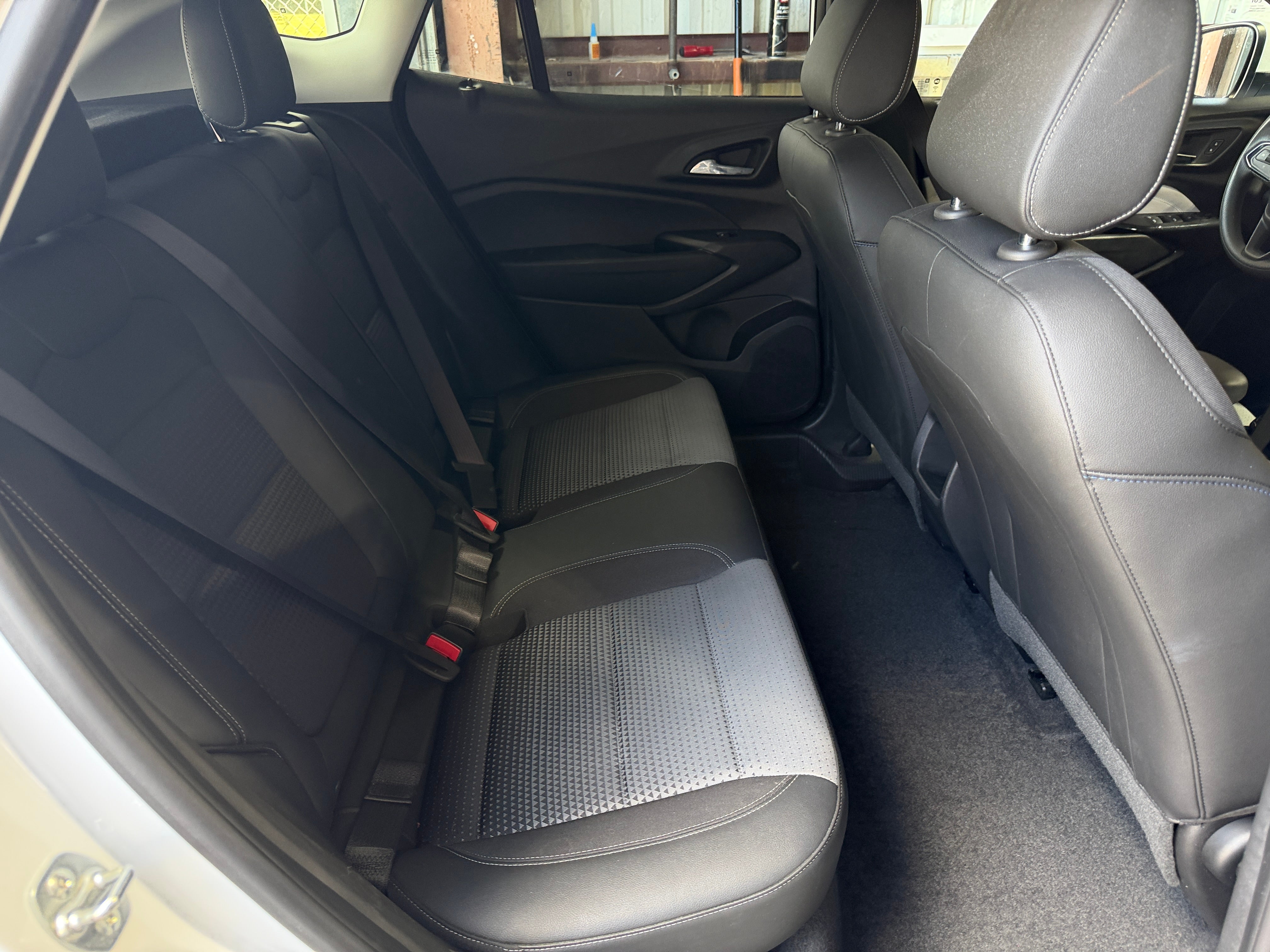 2025 Chevrolet Trax LT - Photo 2