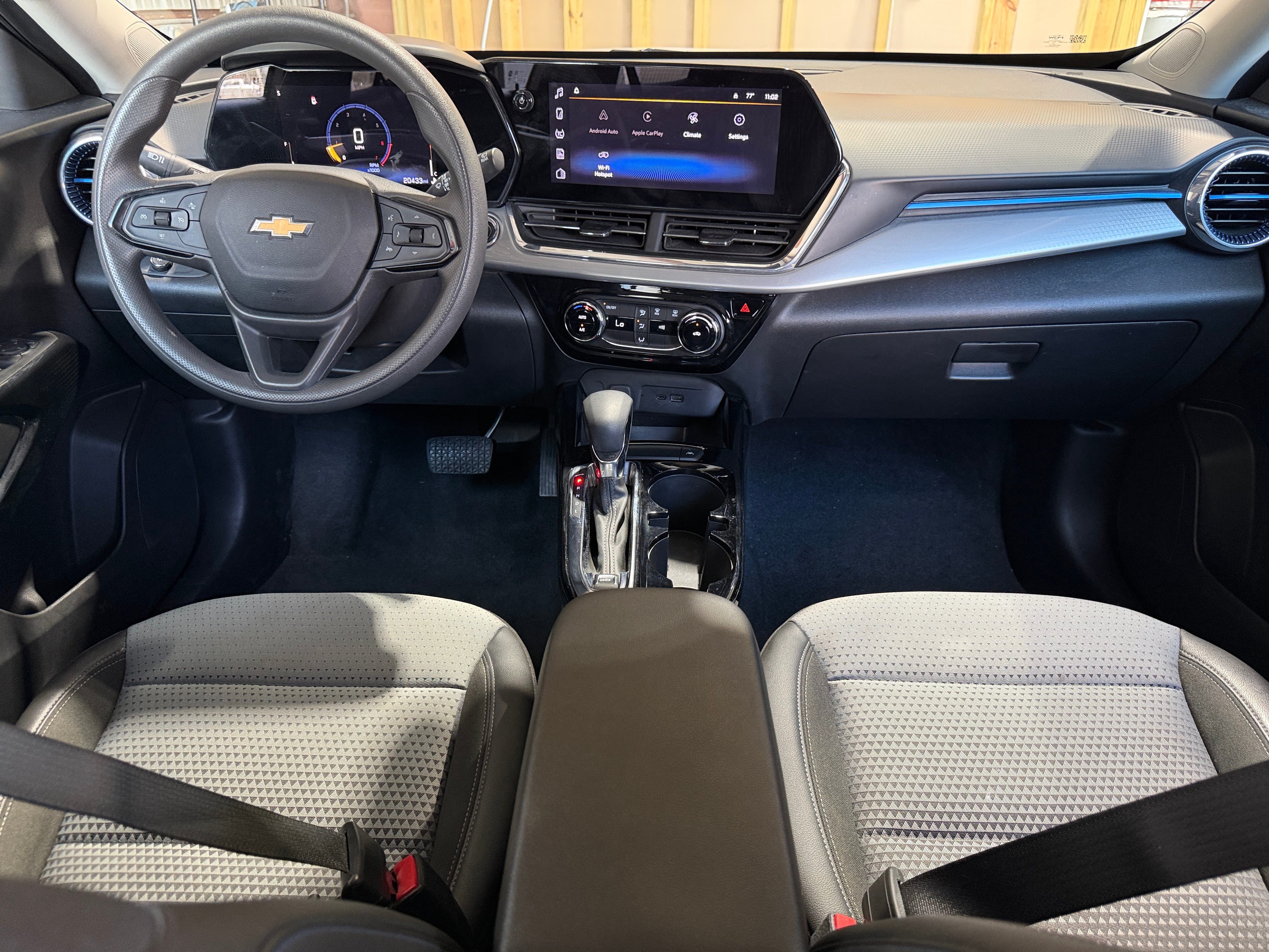 2025 Chevrolet Trax LT - Photo 5