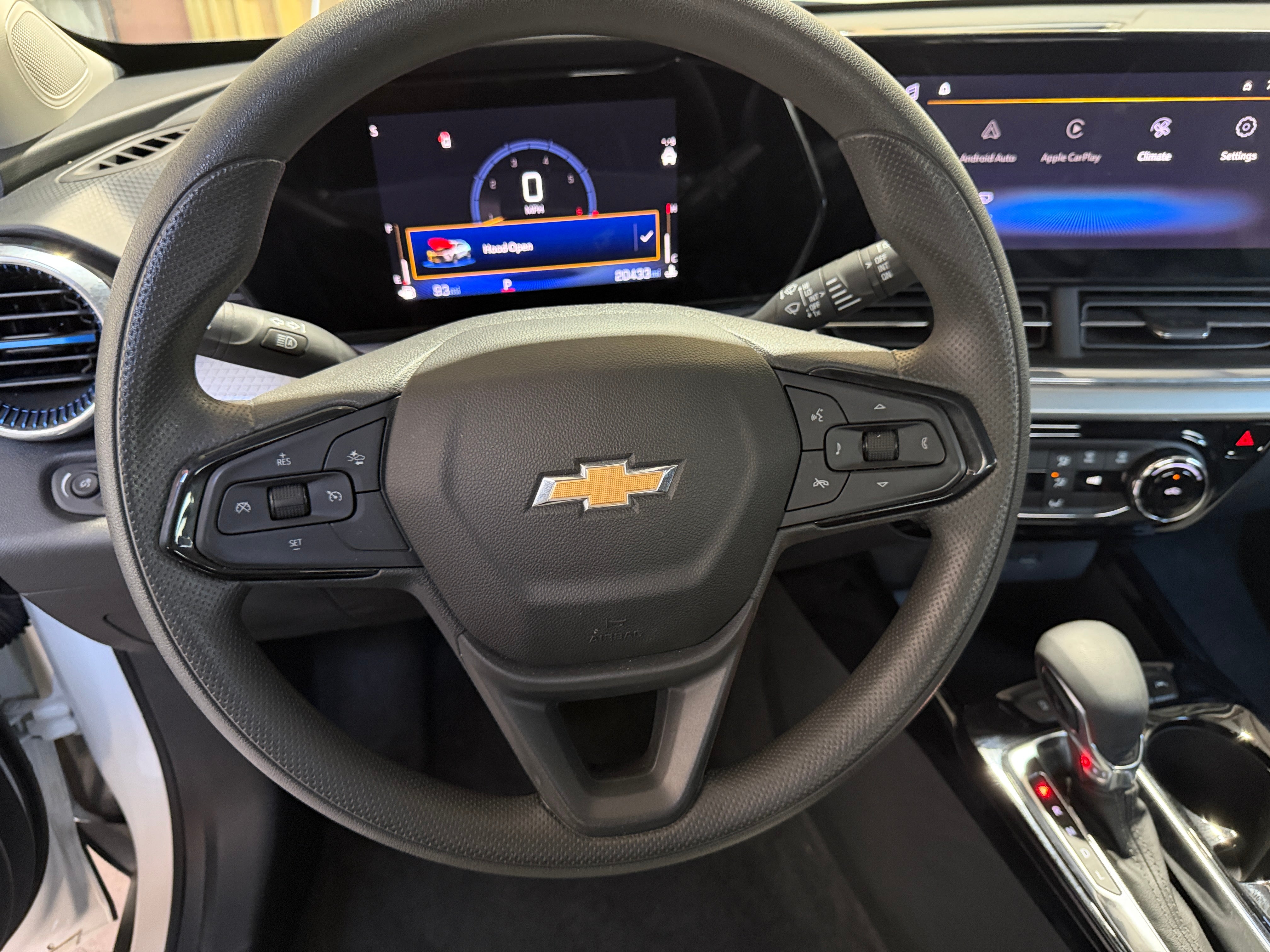 2025 Chevrolet Trax LT - Photo 8