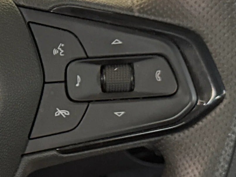 2025 Chevrolet Trax LT - Photo 14