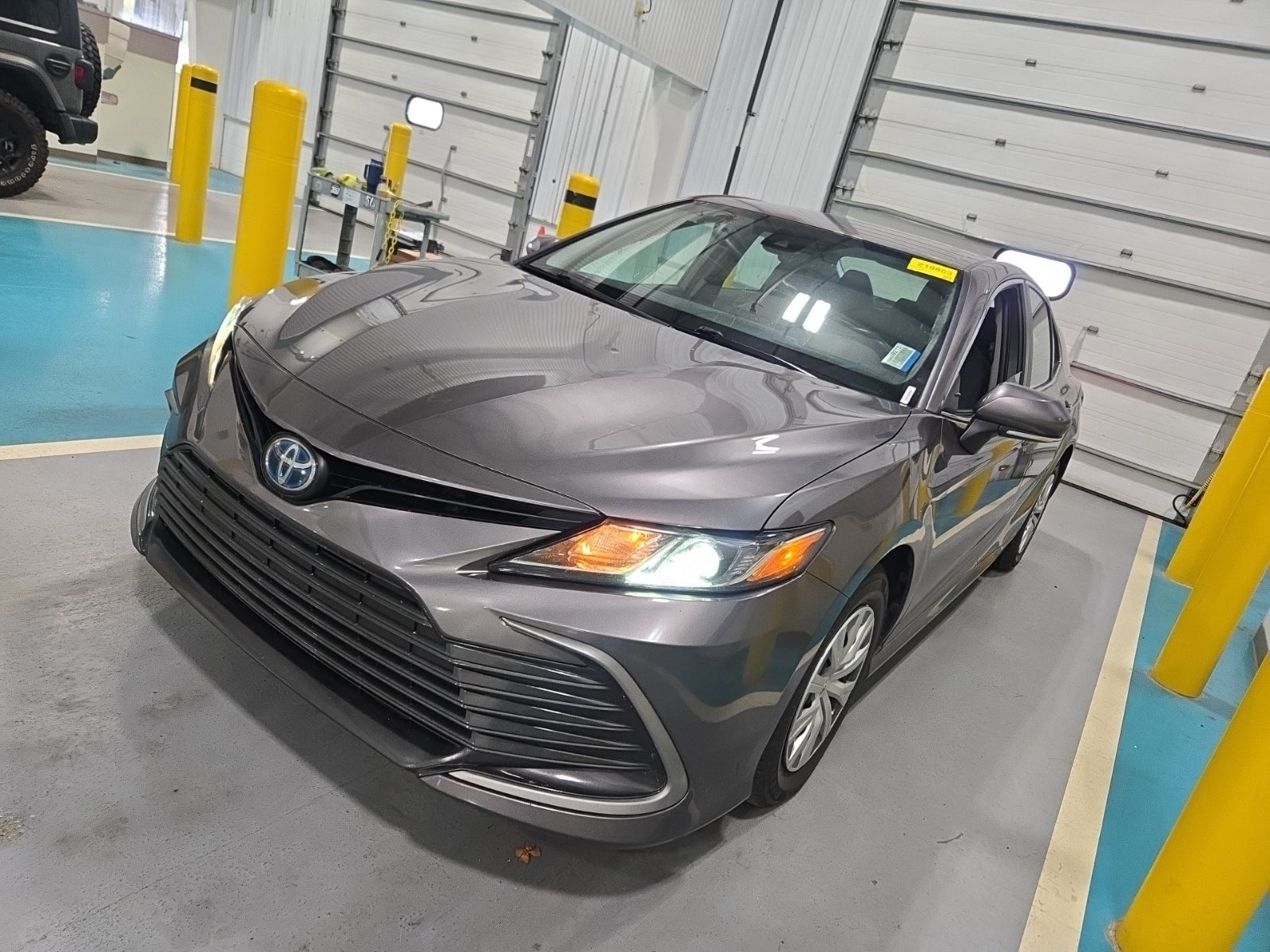 2023 Toyota Camry Hybrid LE