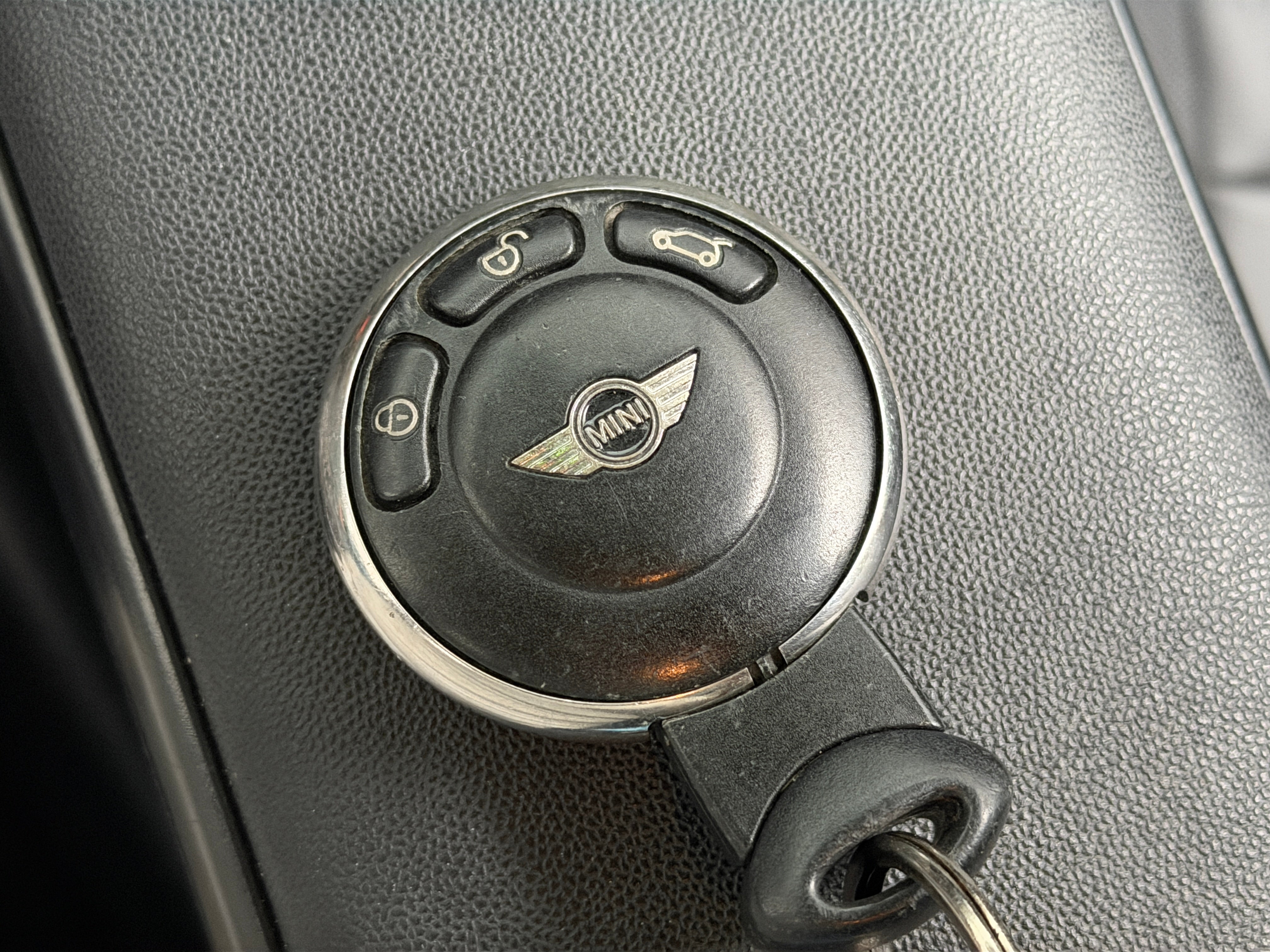 Used 2013 MINI Cooper Base with VIN WMWSU3C50DT690338 for sale in Pewaukee, WI