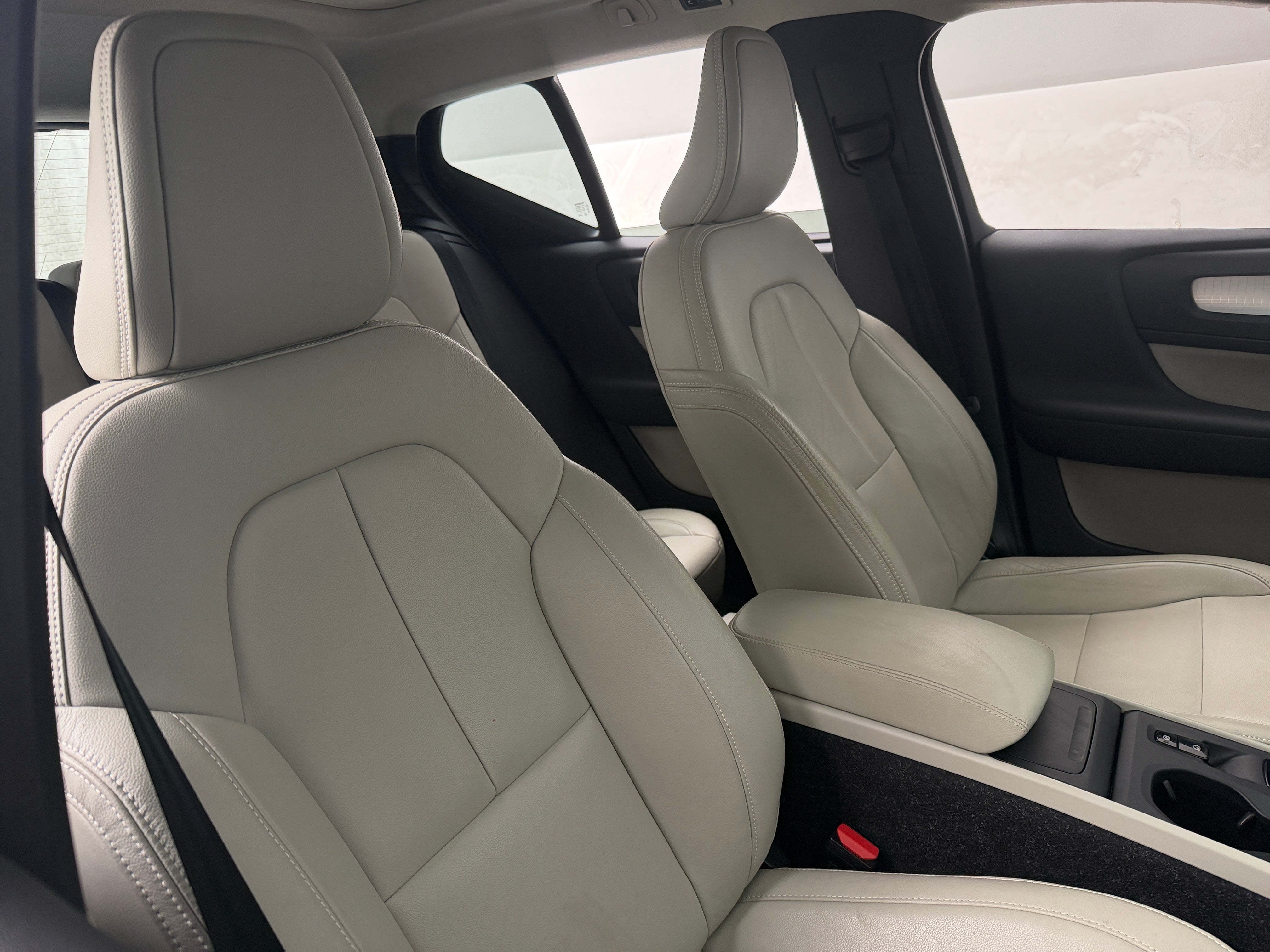2020 Volvo XC40 Momentum
