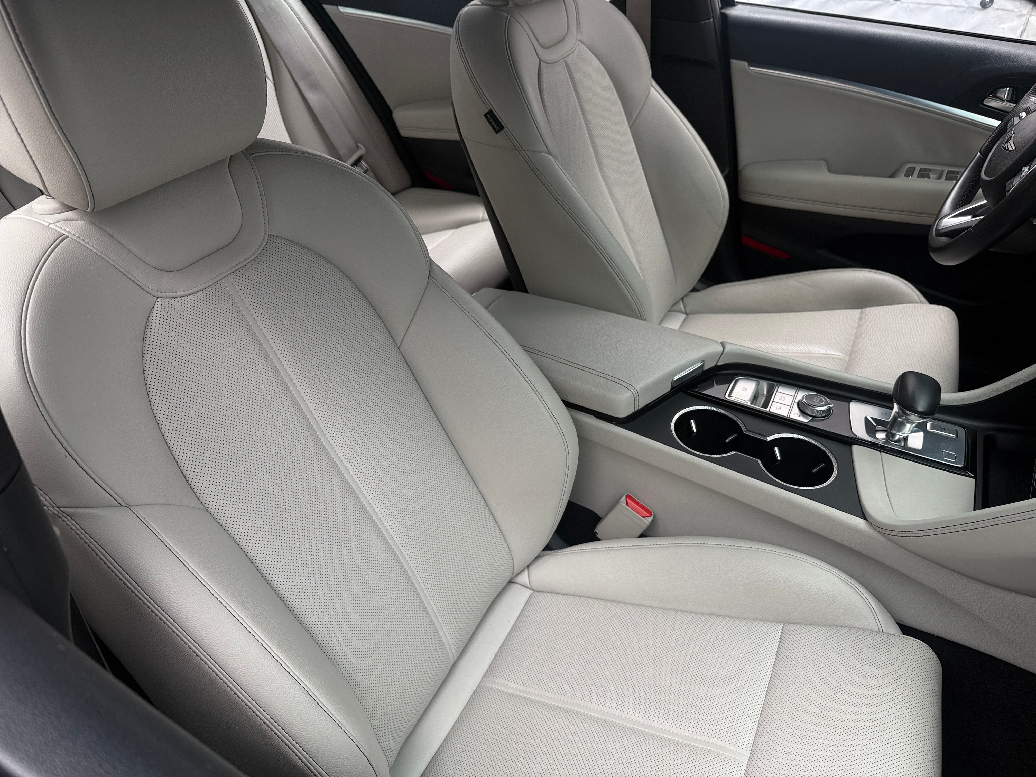 2025 GENESIS G70