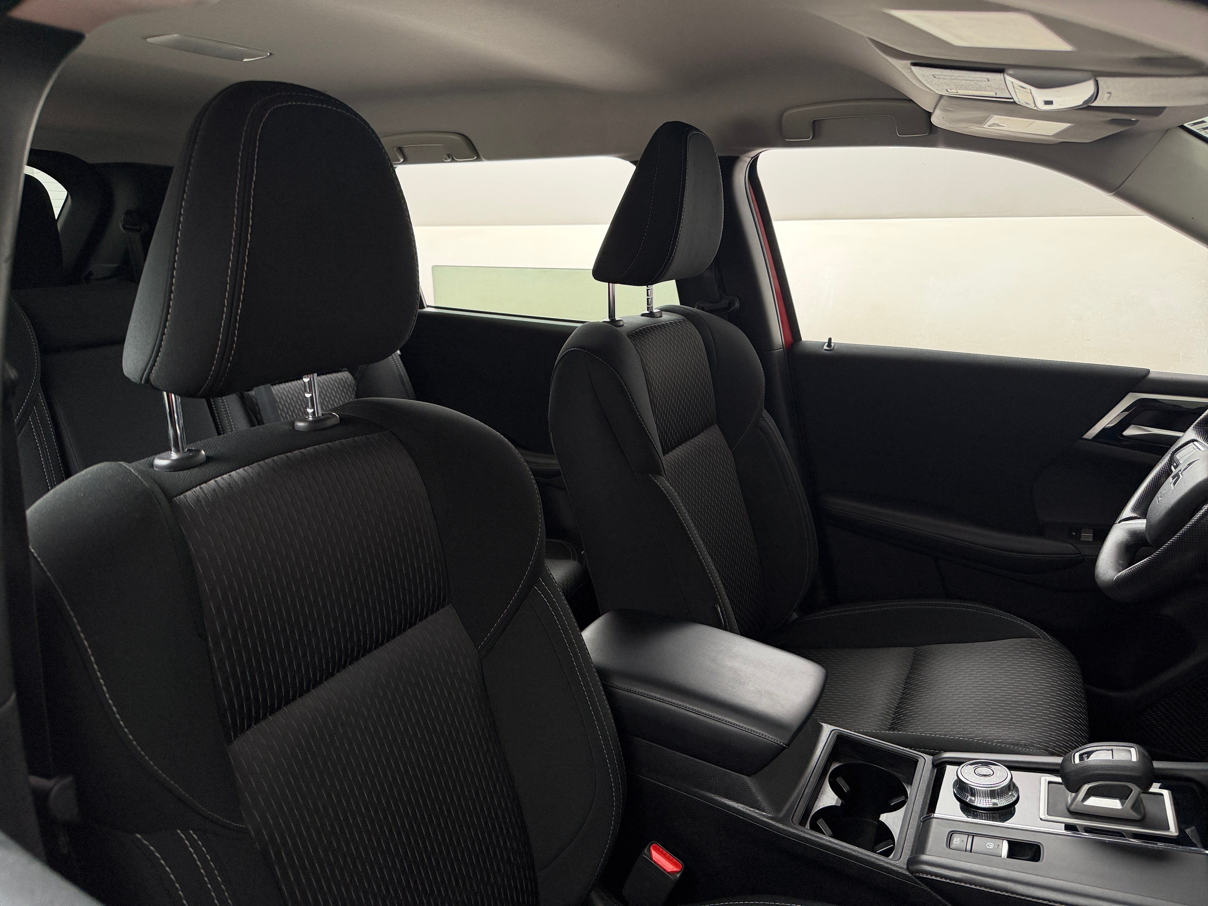 2024 Mitsubishi Outlander ES