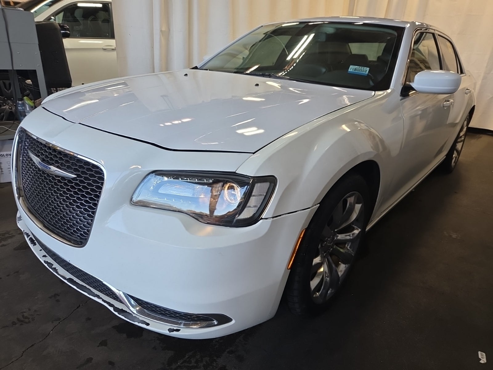 2017 Chrysler 300 Limited