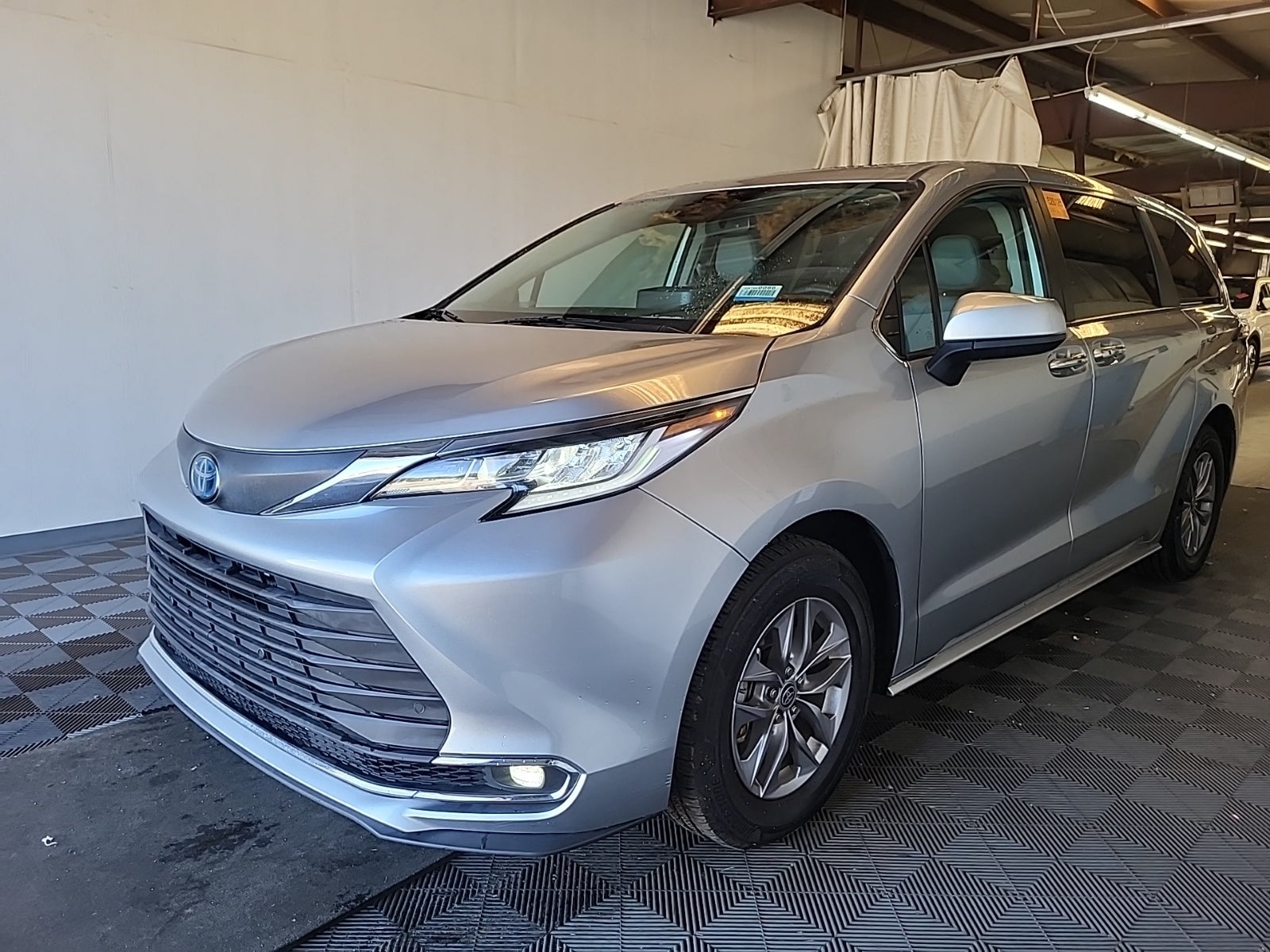 2024 Toyota Sienna XLE