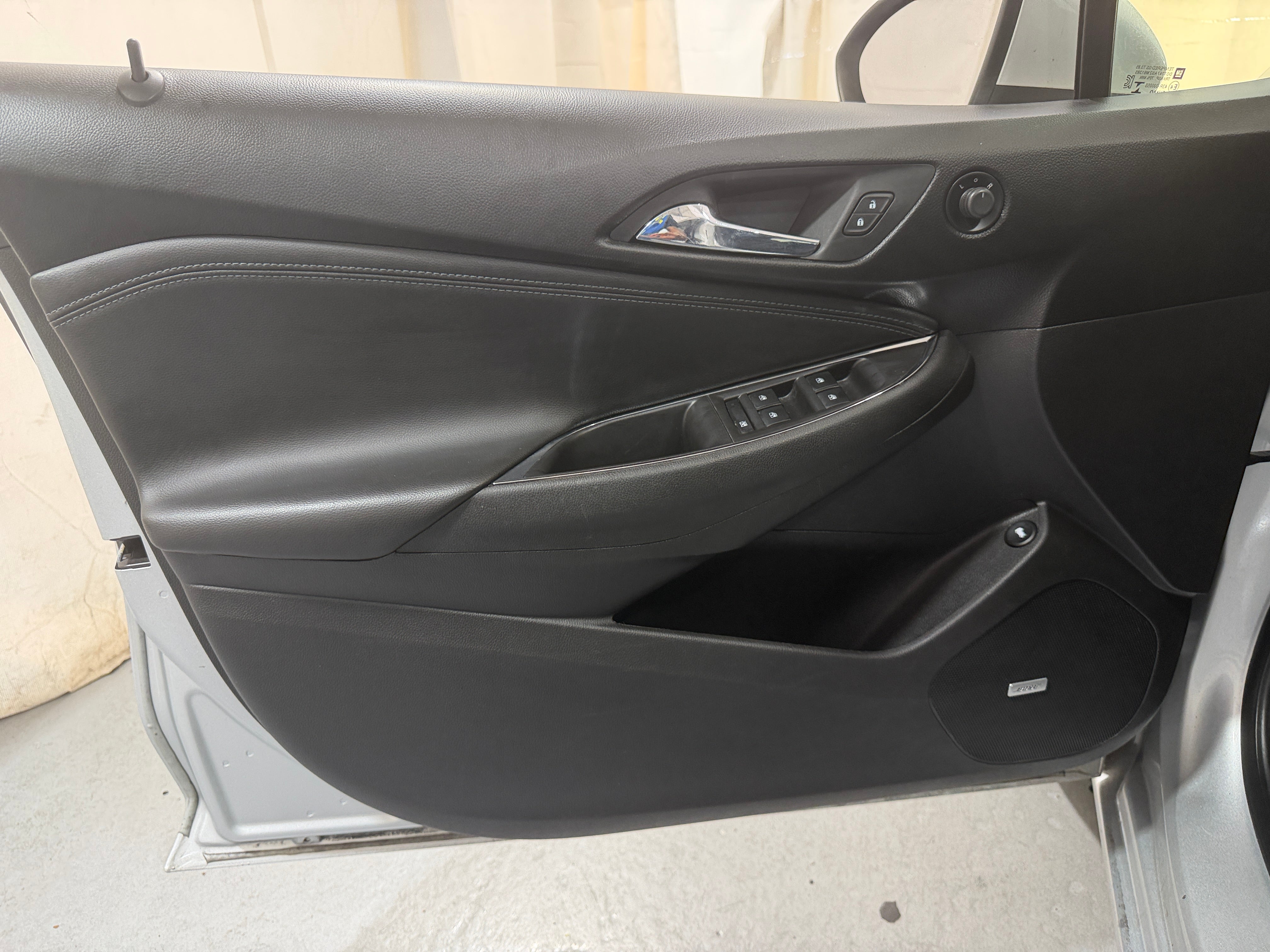 Used 2017 Chevrolet Cruze Premier with VIN 1G1BF5SM6H7219660 for sale in Pewaukee, WI