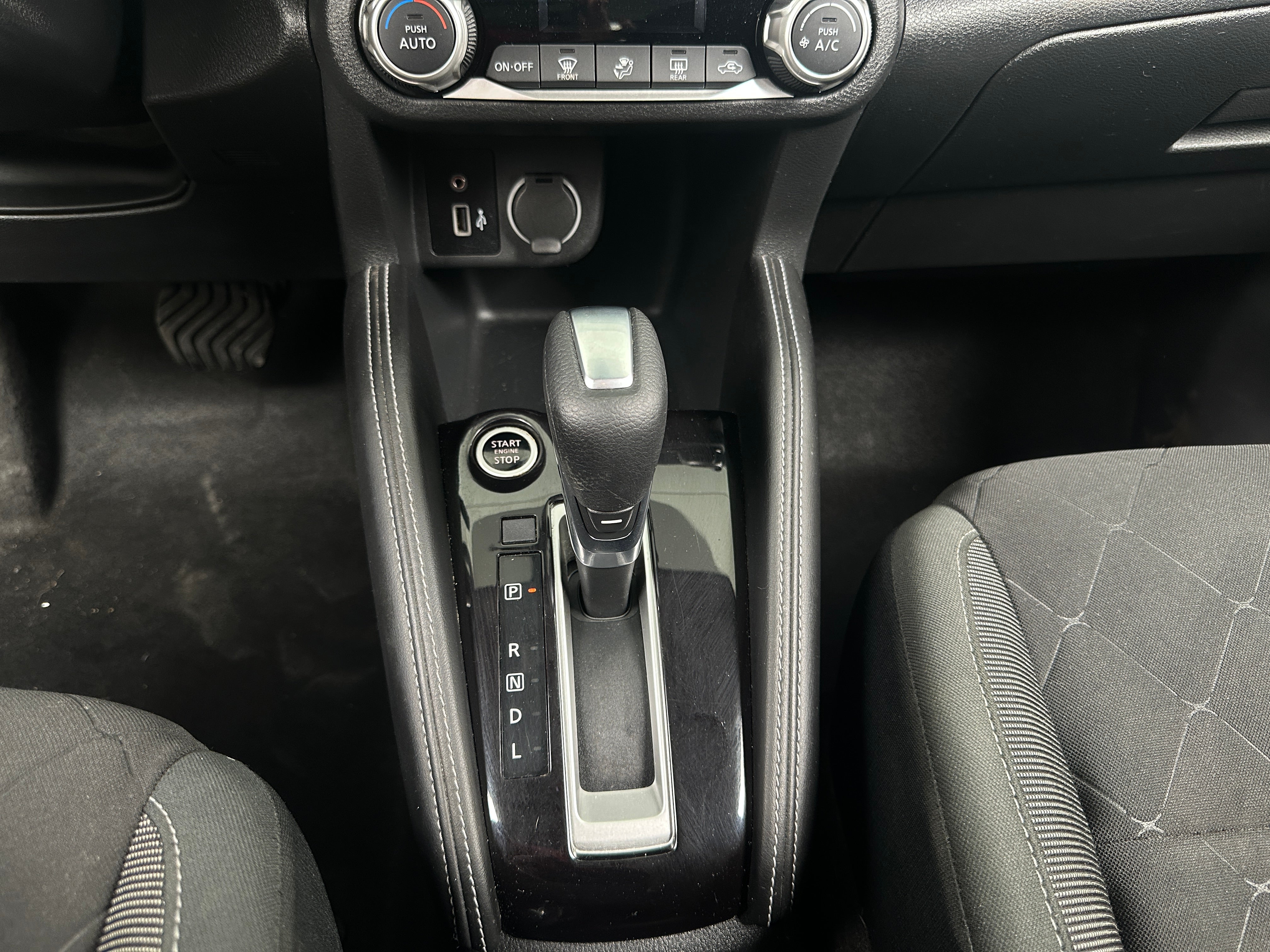 Used 2020 Nissan Kicks SV with VIN 3N1CP5CV5LL546302 for sale in Pewaukee, WI