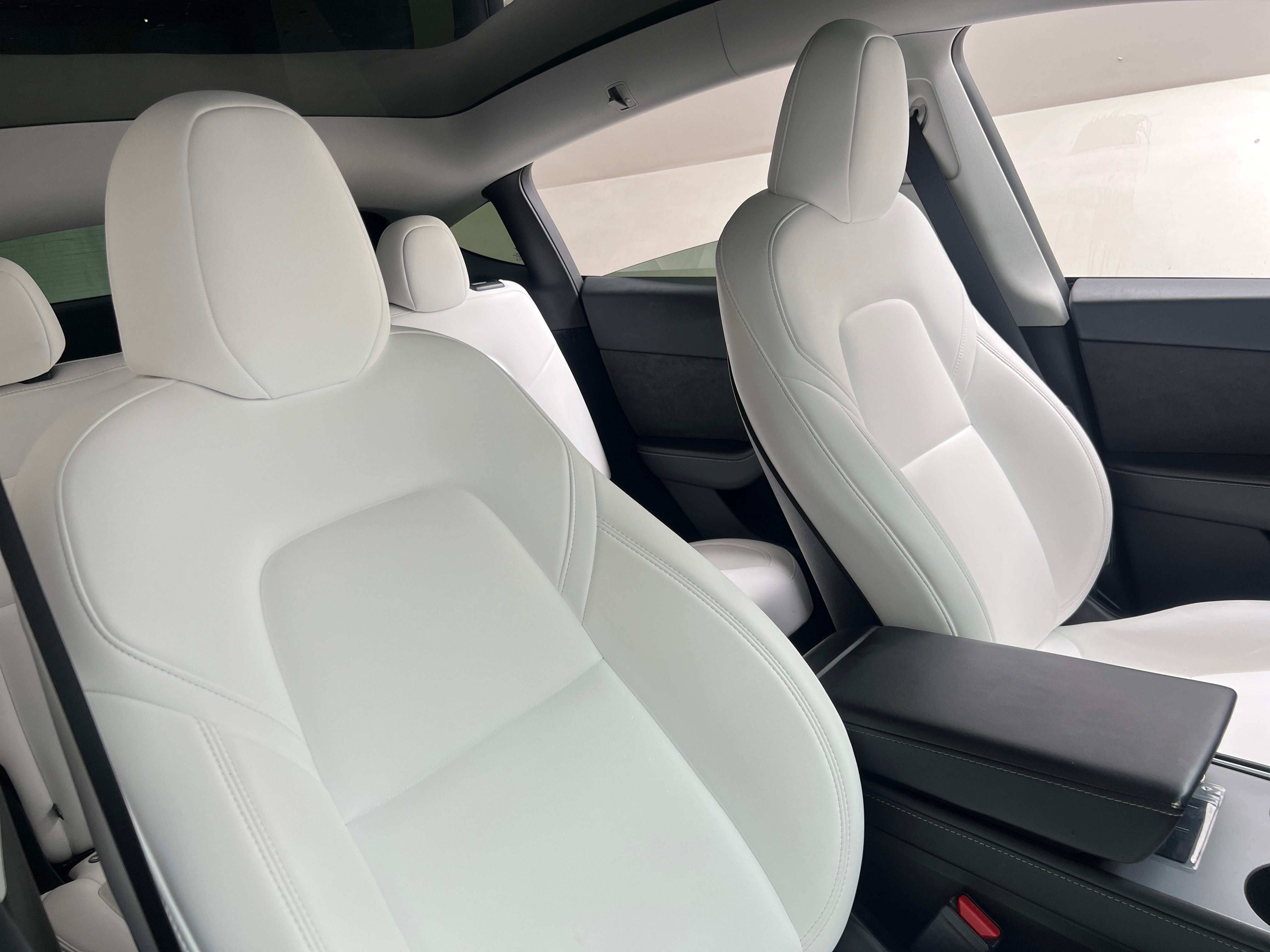 Used 2024 Tesla Model Y Long Range with VIN 7SAYGDED2RA320551 for sale in Auburn, WA
