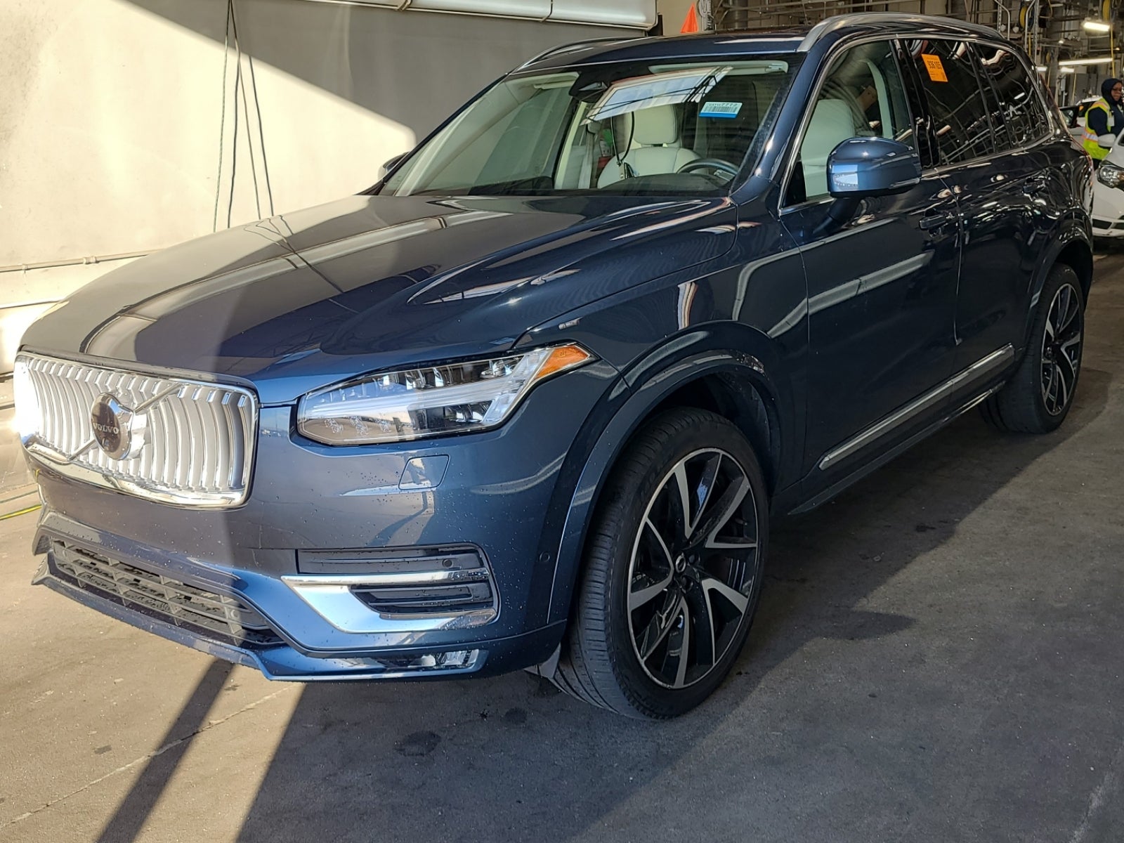 2023 Volvo XC90 Plus