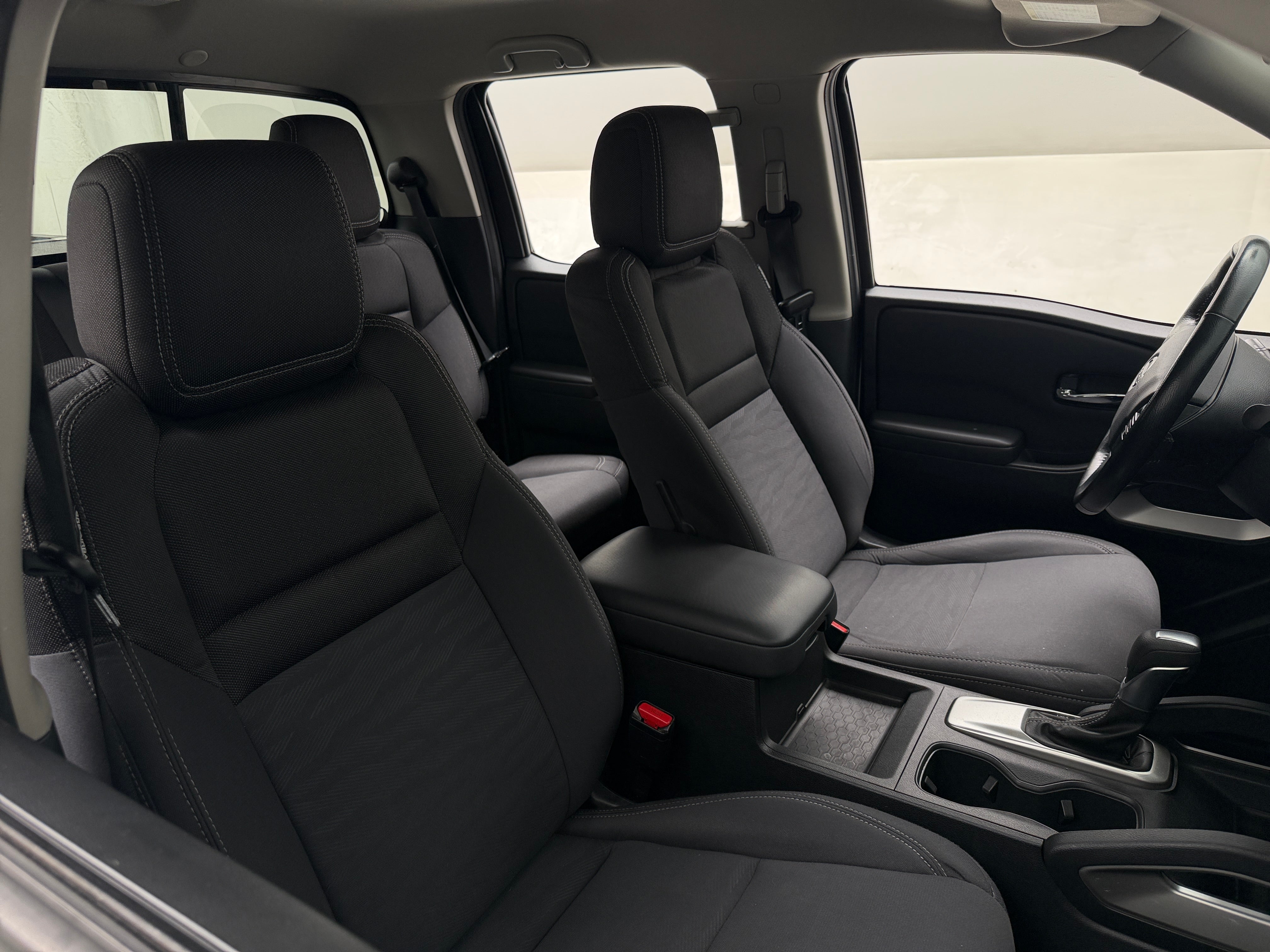 2022 Nissan Frontier SV - Photo 4