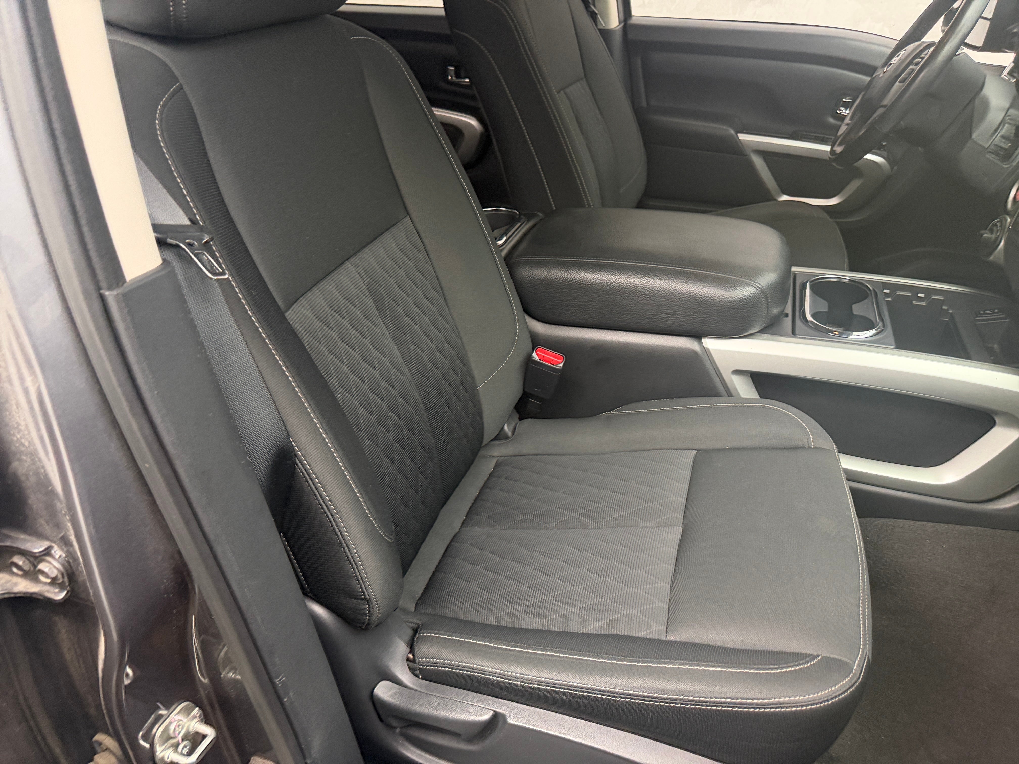 2017 Nissan Titan
