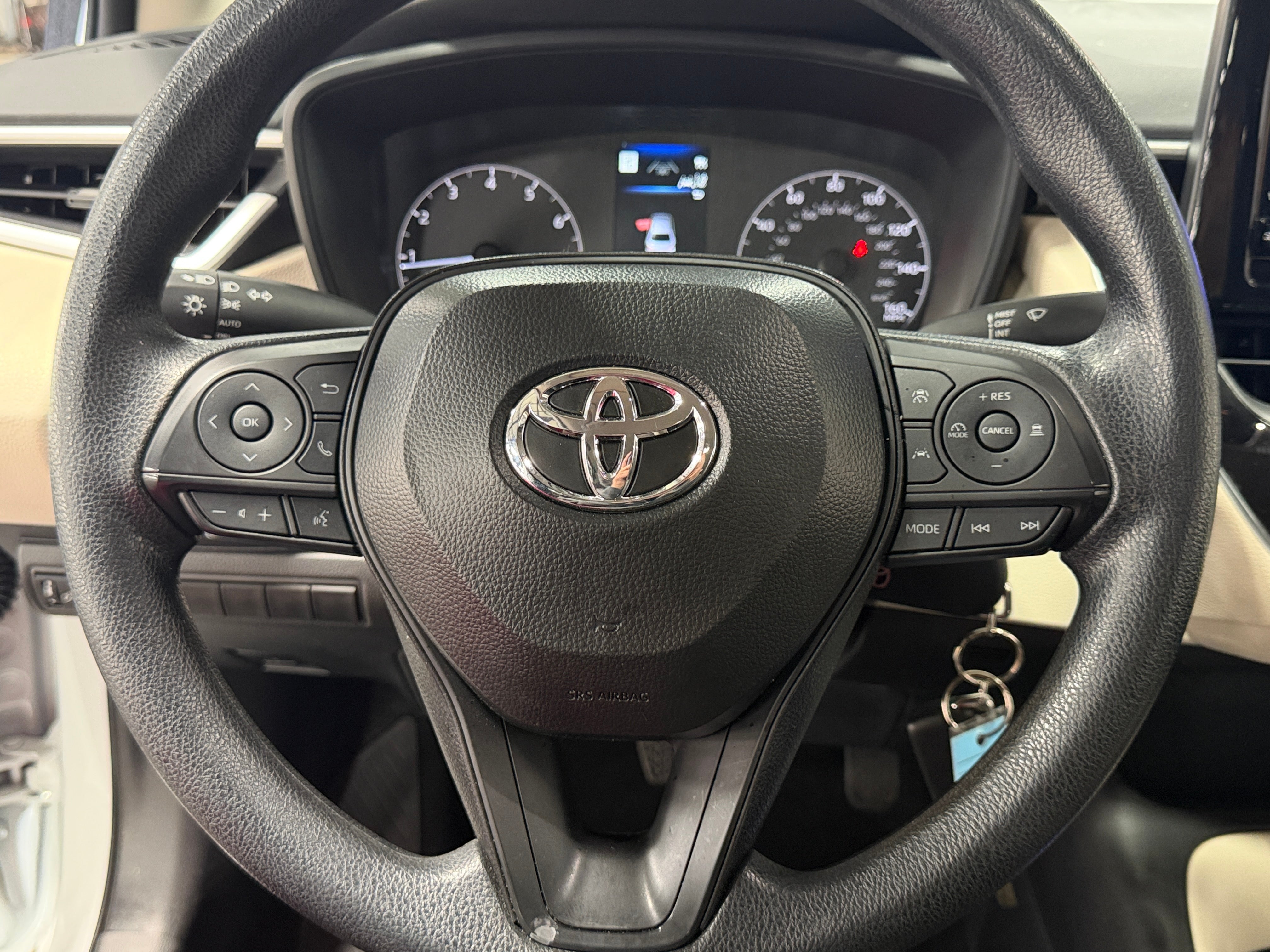 2025 Toyota Corolla LE - Photo 10