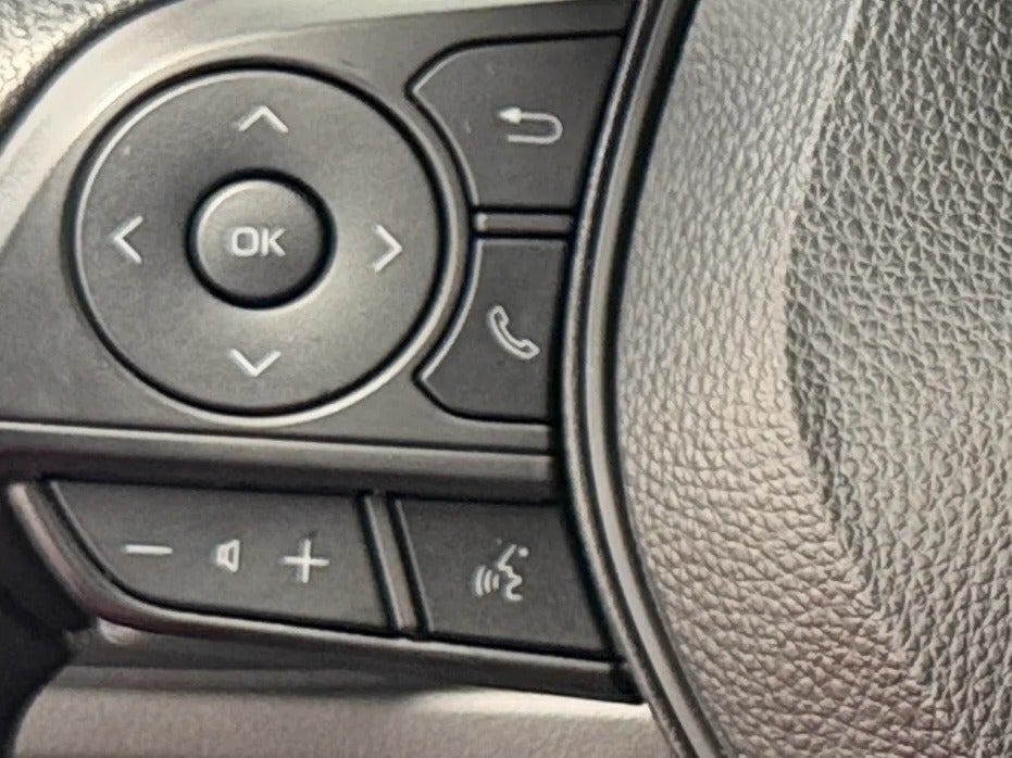 2025 Toyota Corolla LE - Photo 15