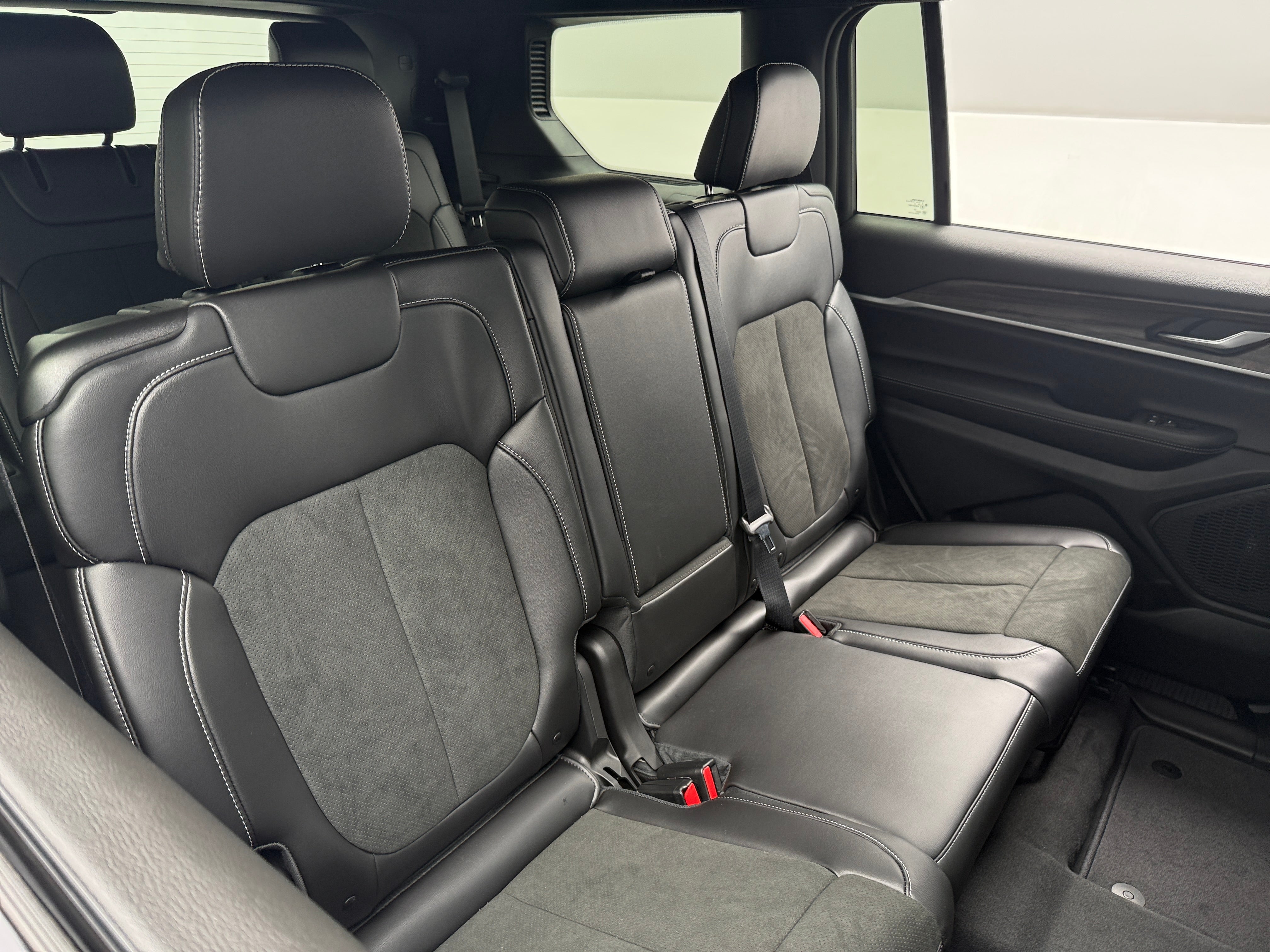 2027 Jeep Grand Cherokee L
