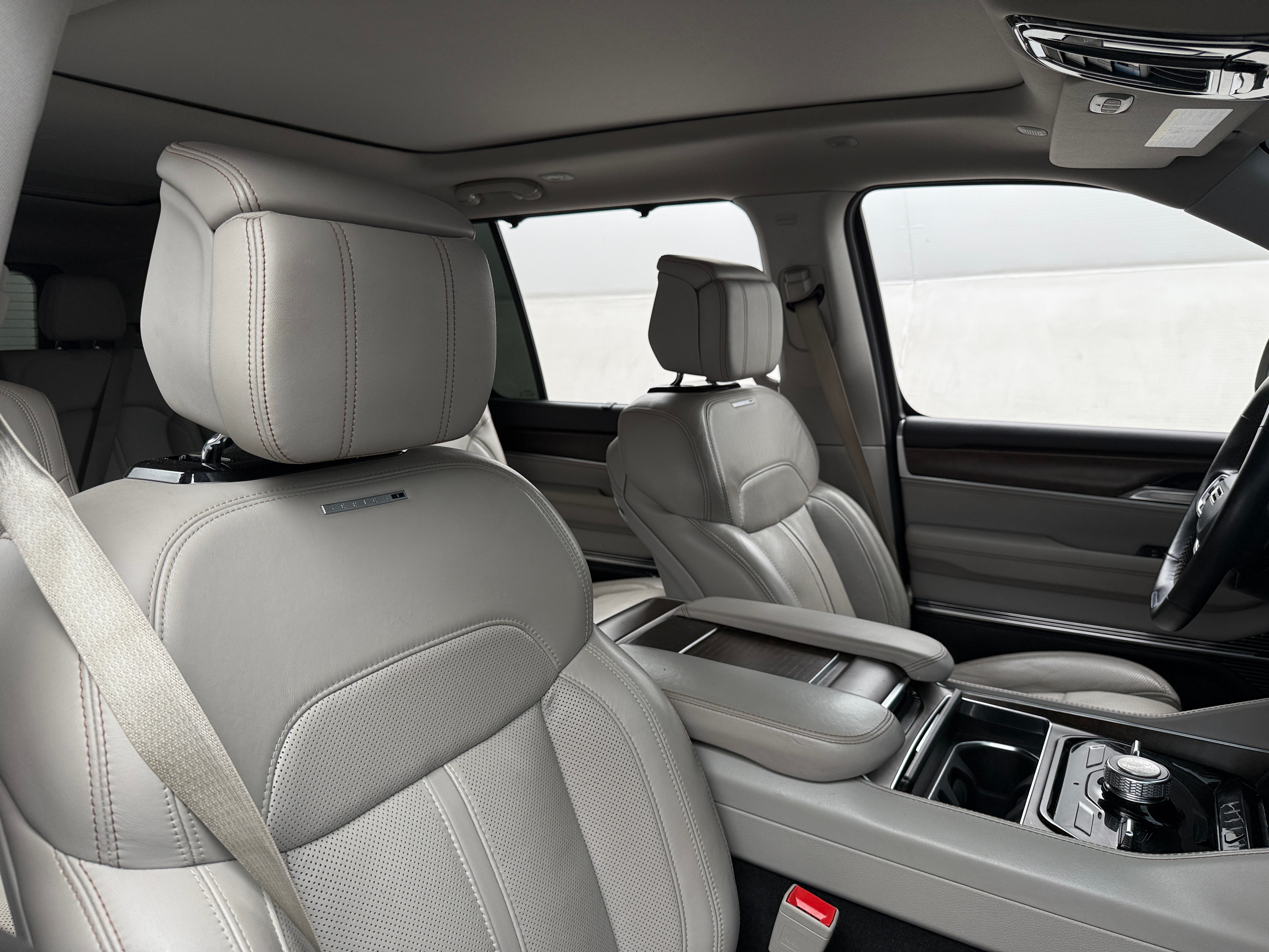 2022 Jeep Grand Wagoneer
