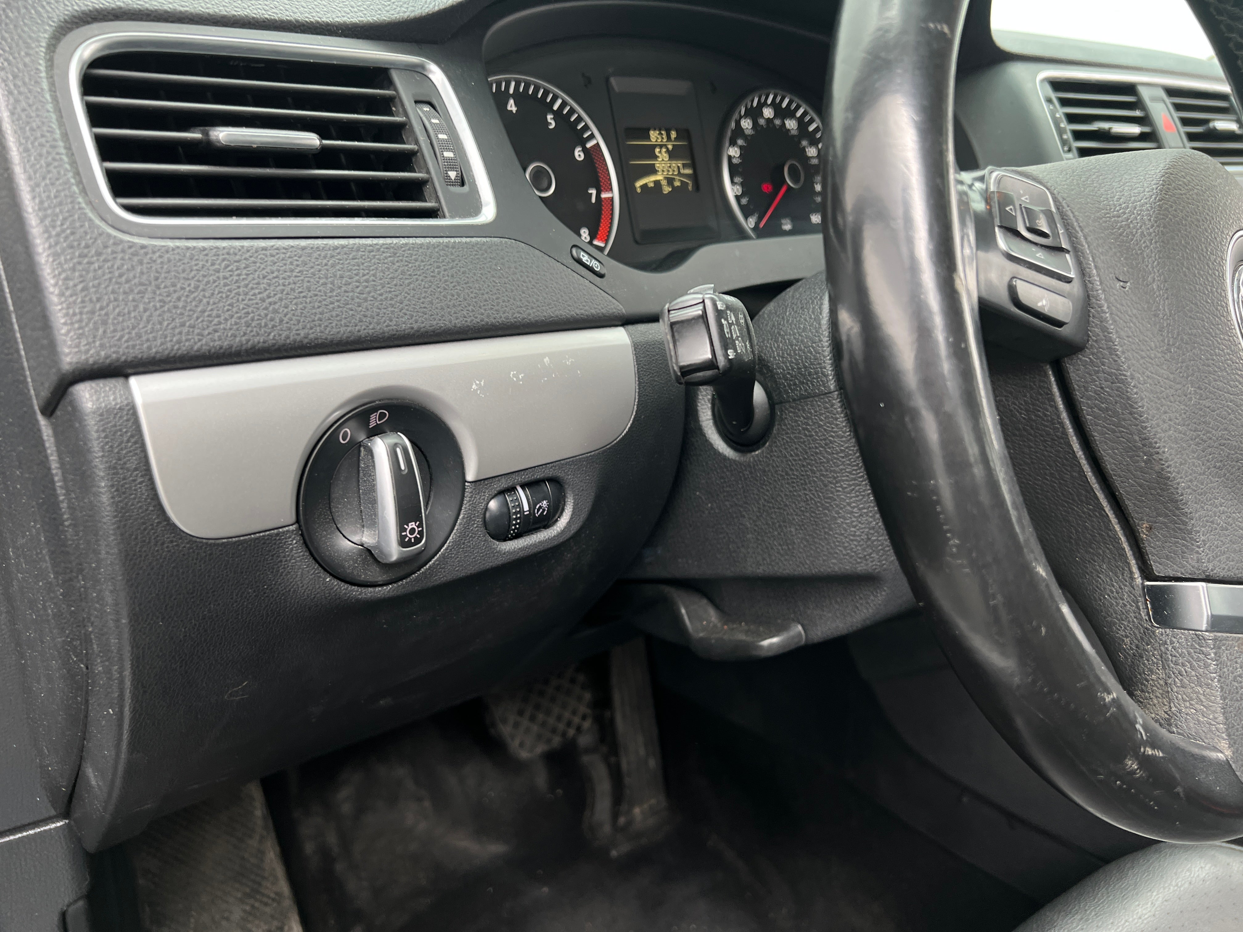 Used 2013 Volkswagen Jetta SE with VIN 3VWDP7AJ7DM359133 for sale in Pewaukee, WI