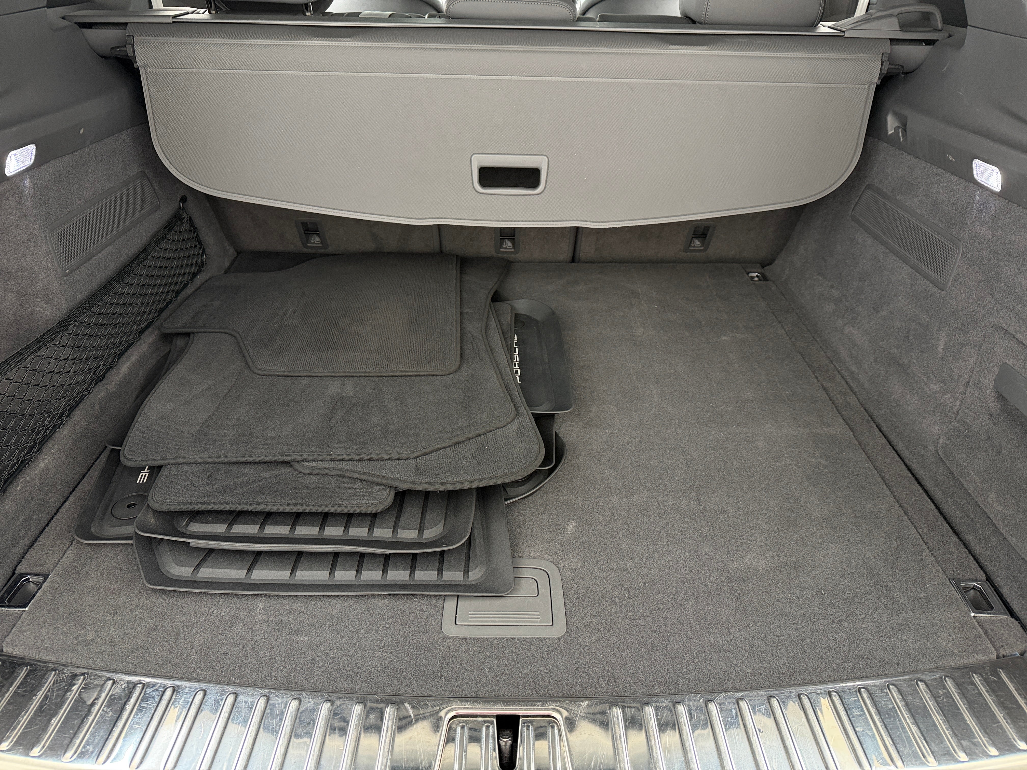 2023 Porsche Cayenne Platinum Edition
