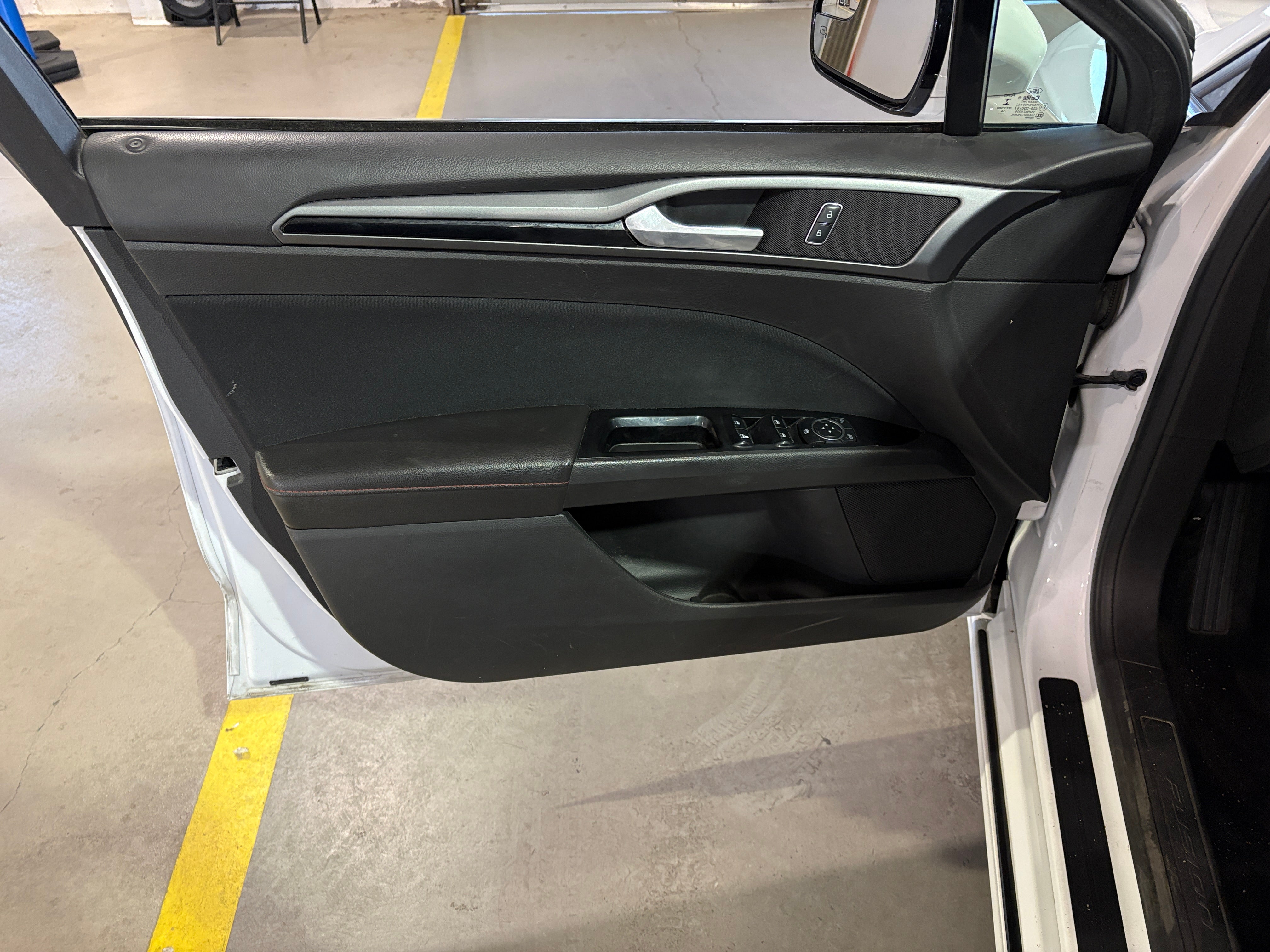 Used 2015 Ford Fusion SE with VIN 3FA6P0HD2FR150588 for sale in Pewaukee, WI