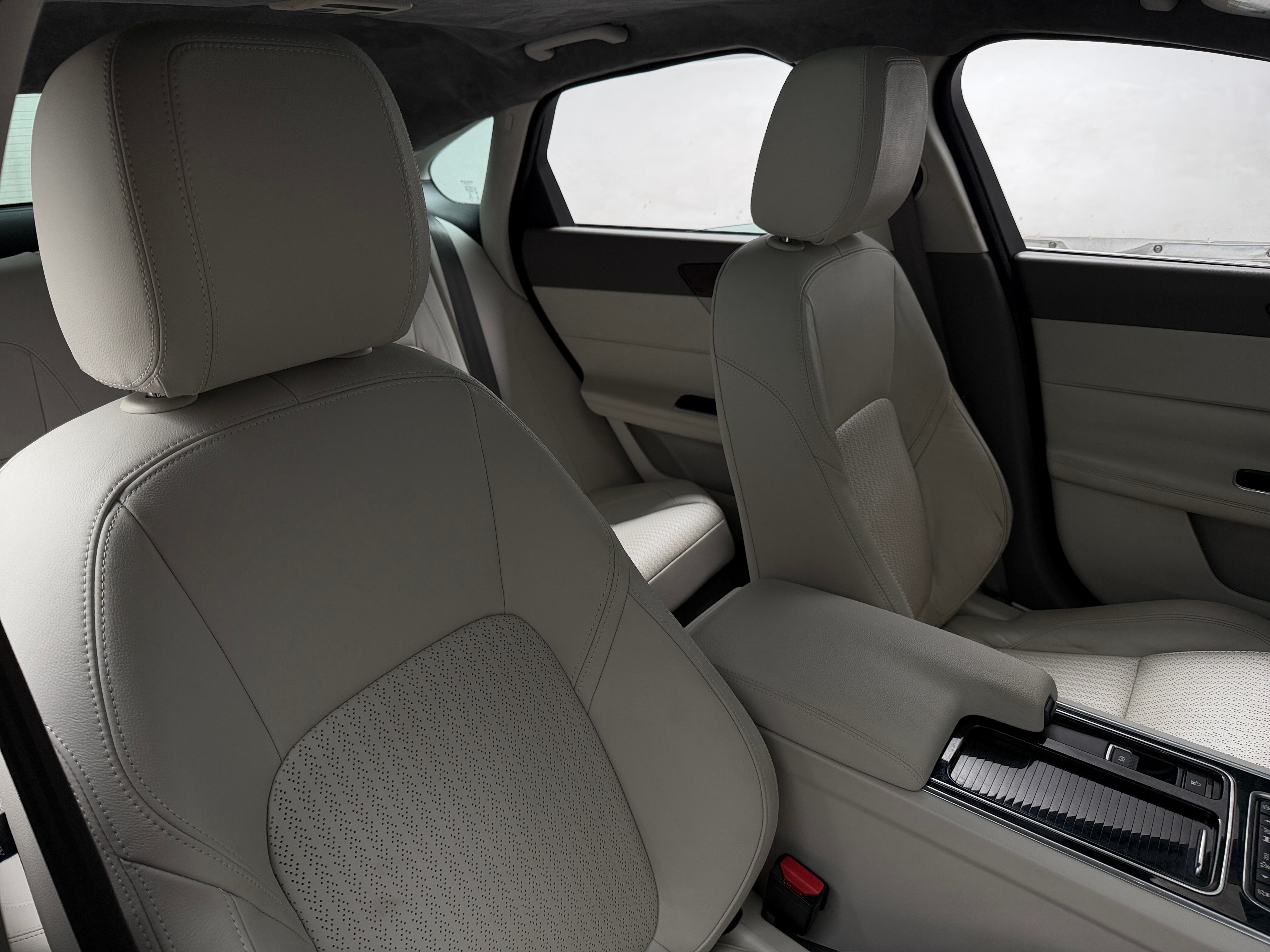 2018 Jaguar XF Prestige