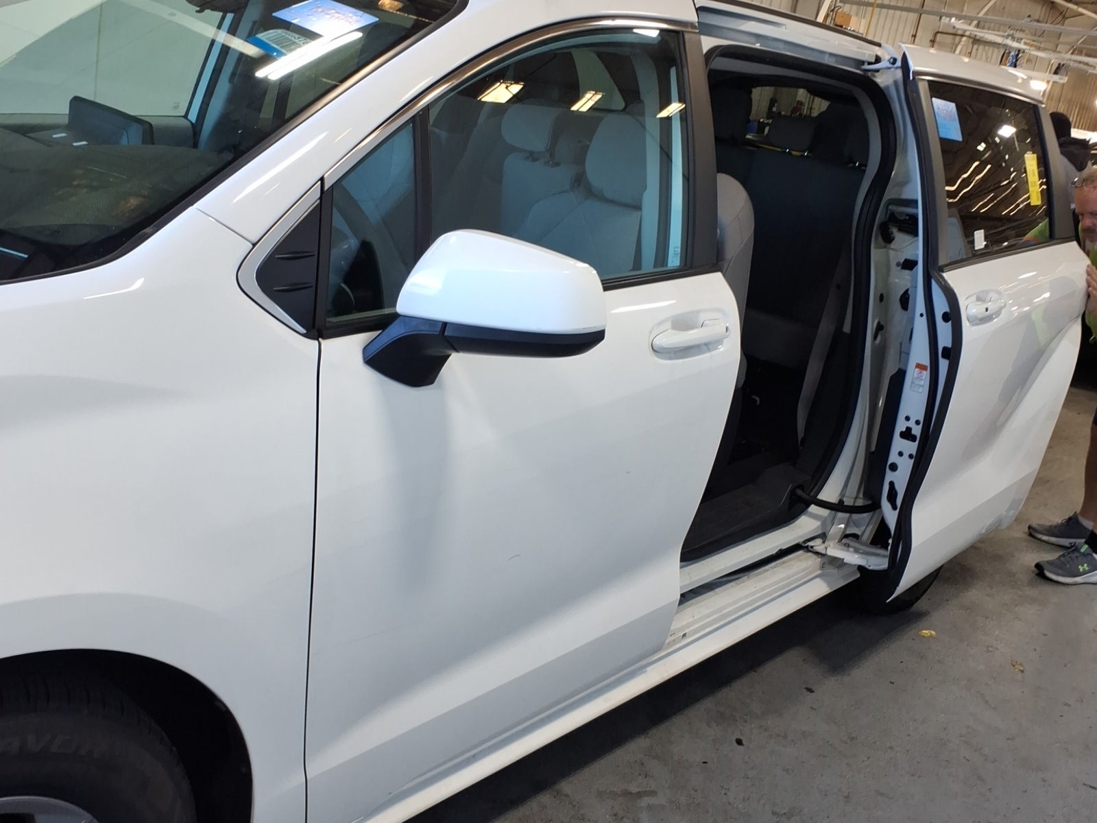 2024 Toyota Sienna LE