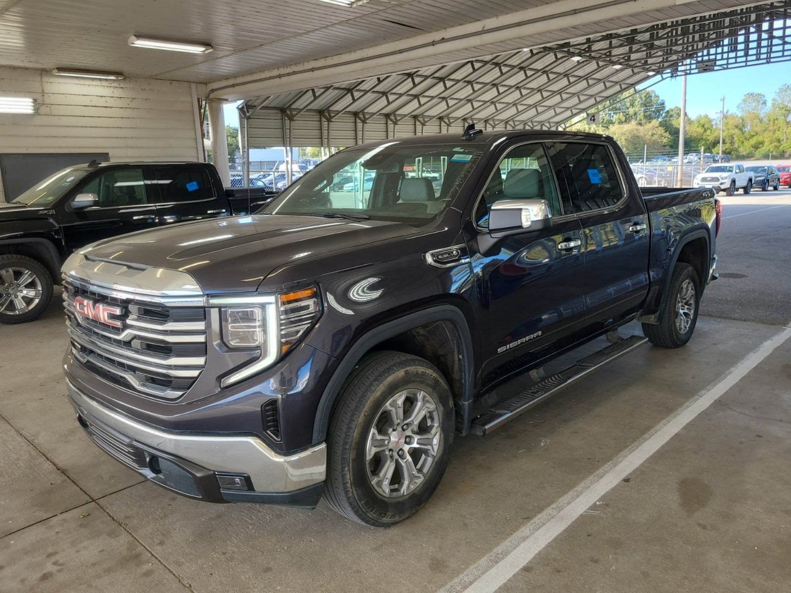 2022 GMC Sierra 1500 4WD Crew Cab 147" SLT