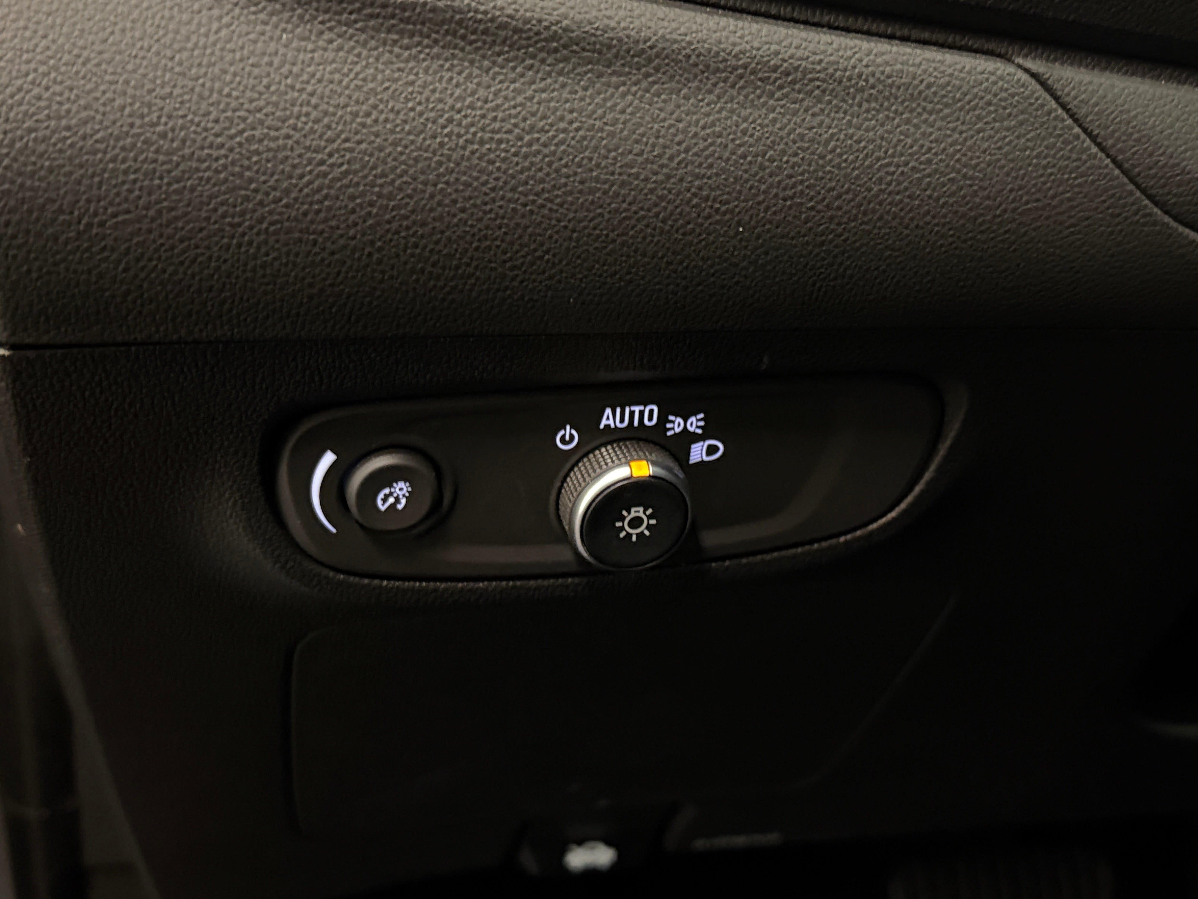 2025 Buick Encore GX Preferred - Photo 3