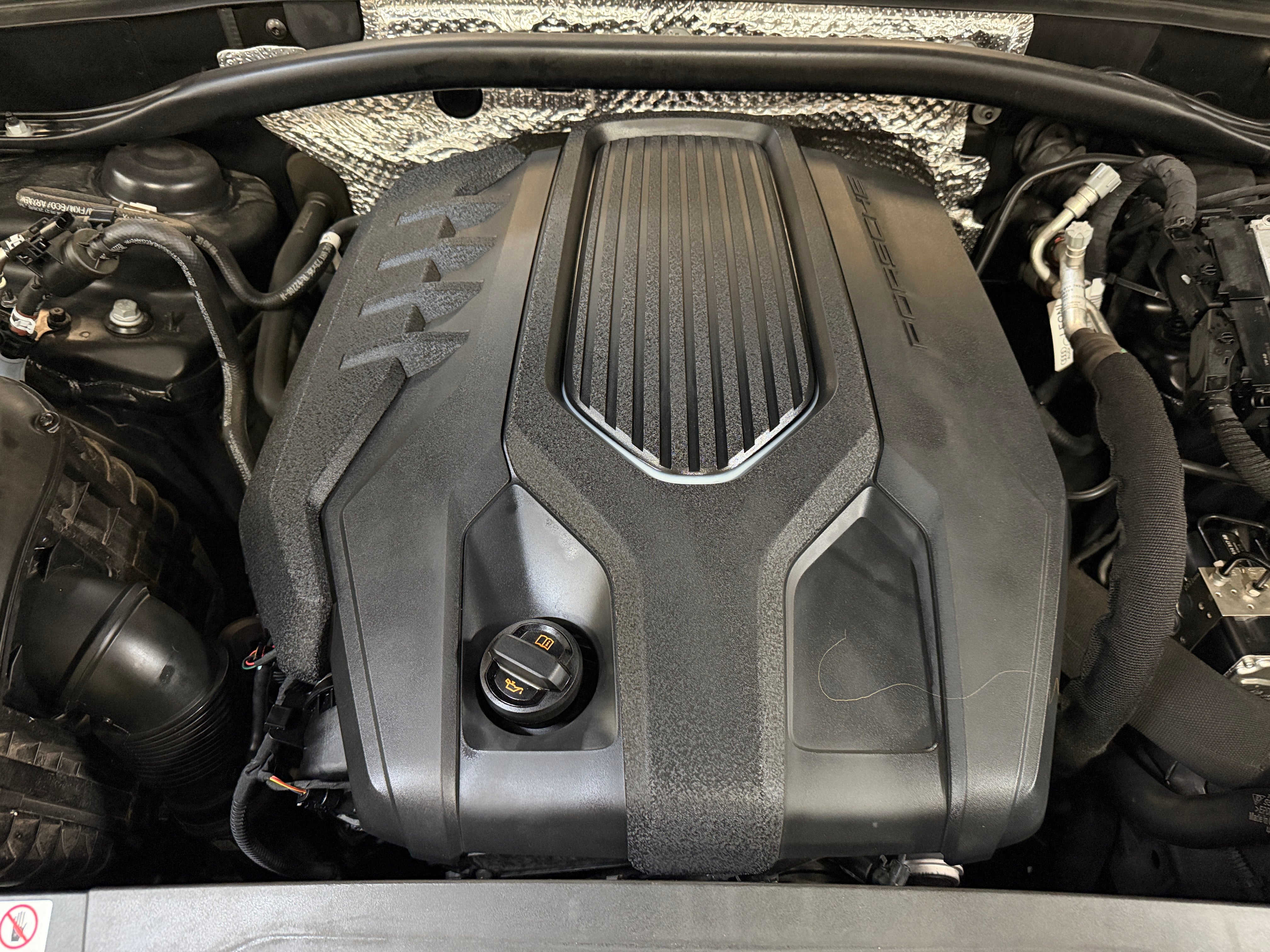2022 Porsche Macan Base