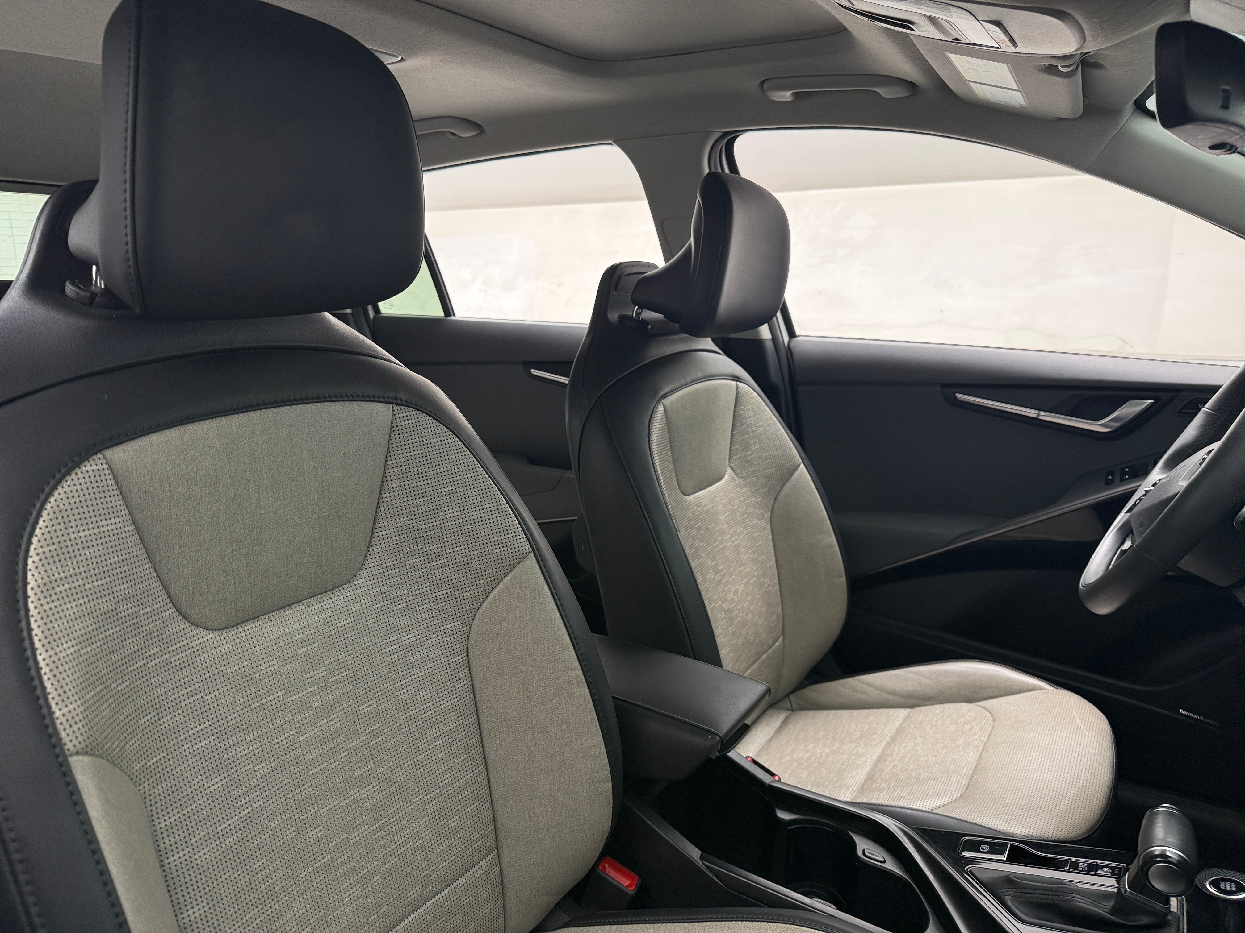2024 Kia Niro SX