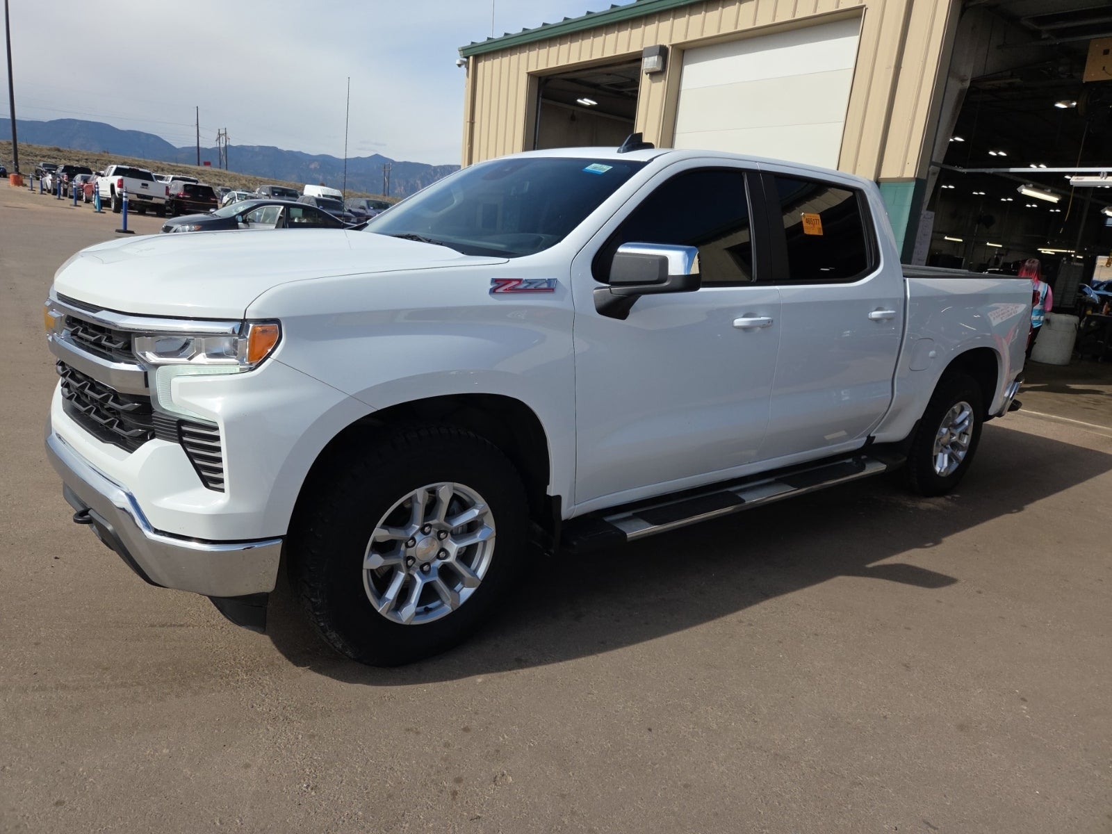 2025 Chevrolet Silverado 1500 4WD Crew Cab 147" LT W/1lt