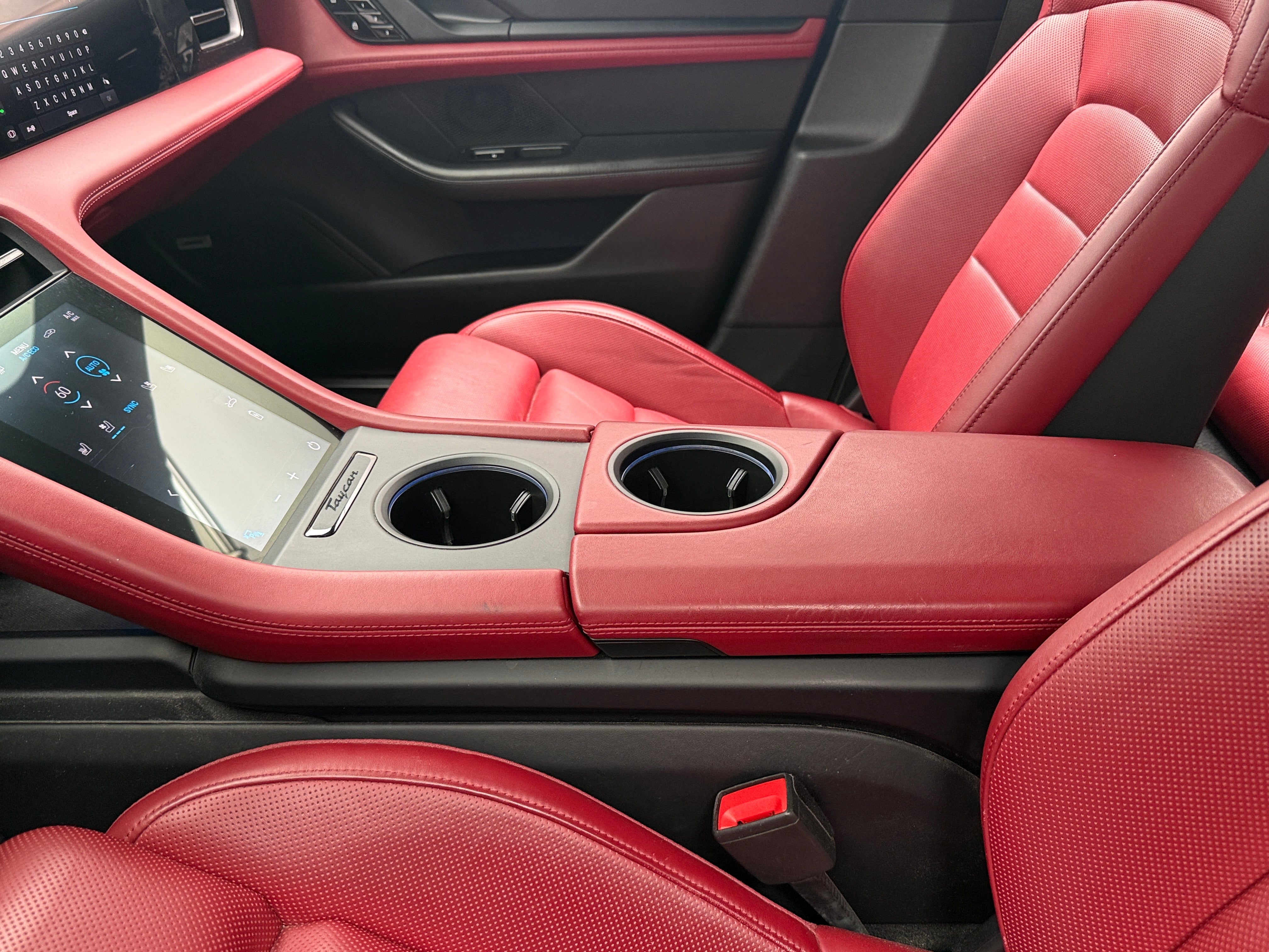 2021 Porsche Taycan S - Photo 3