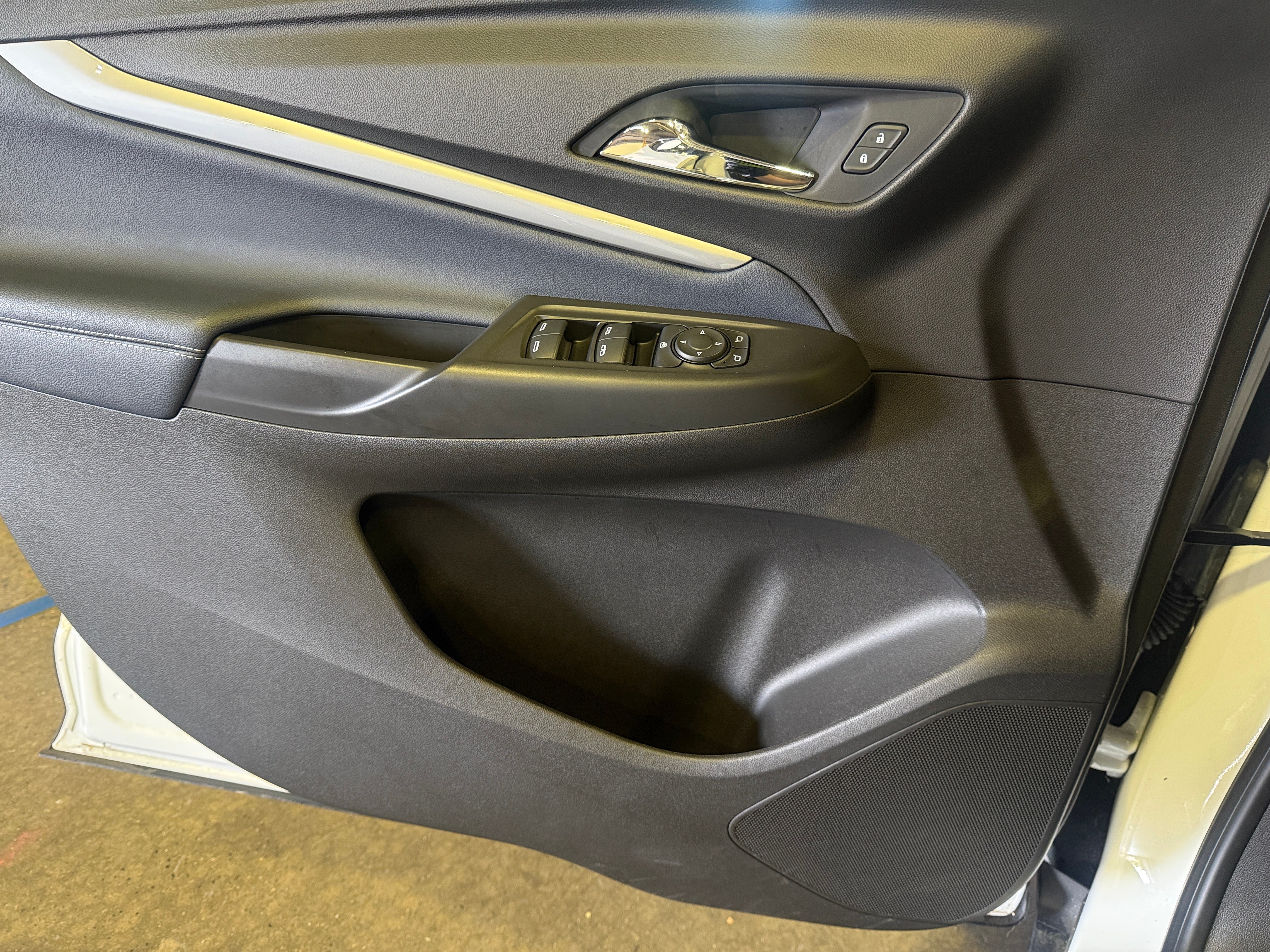 Used 2023 Chevrolet Bolt EUV Premier with VIN 1G1FZ6S03P4180991 for sale in Auburn, WA